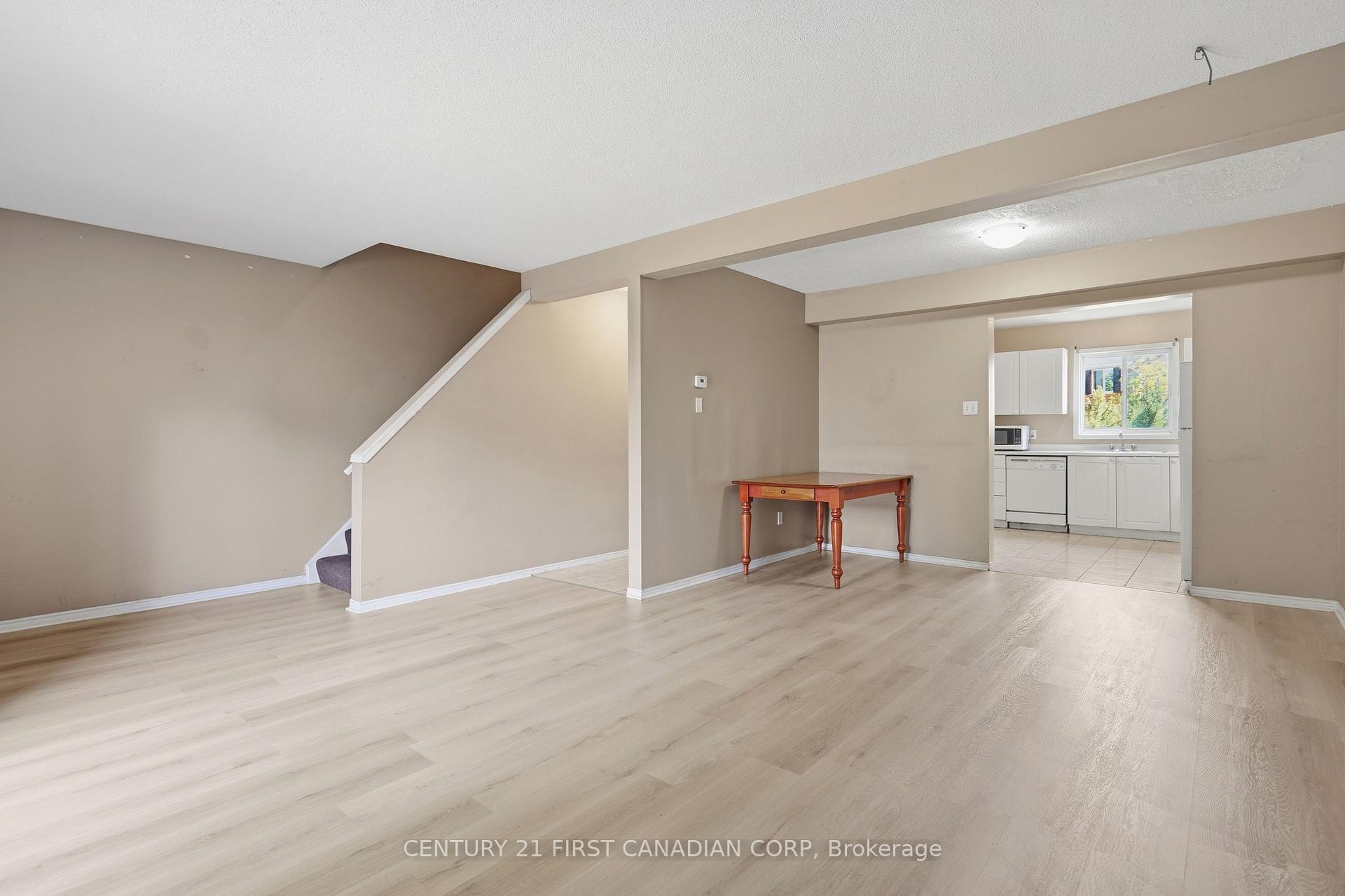 Photo 7 of Unit 25, 190 Fleming Drive, London, East D — HOMEH