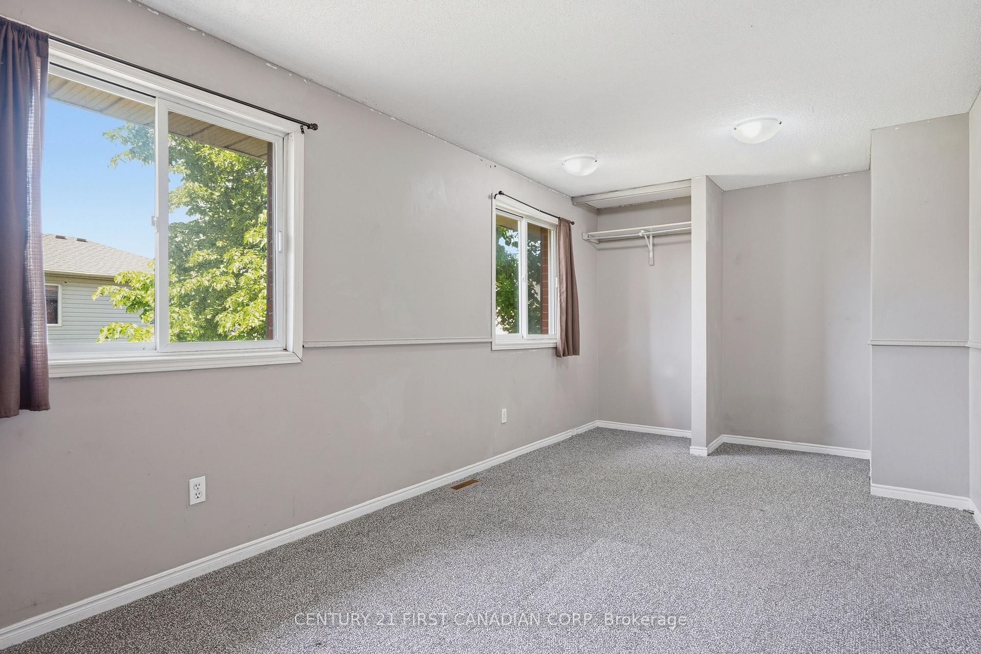 Photo 11 of Unit 25, 190 Fleming Drive, London, East D — HOMEH