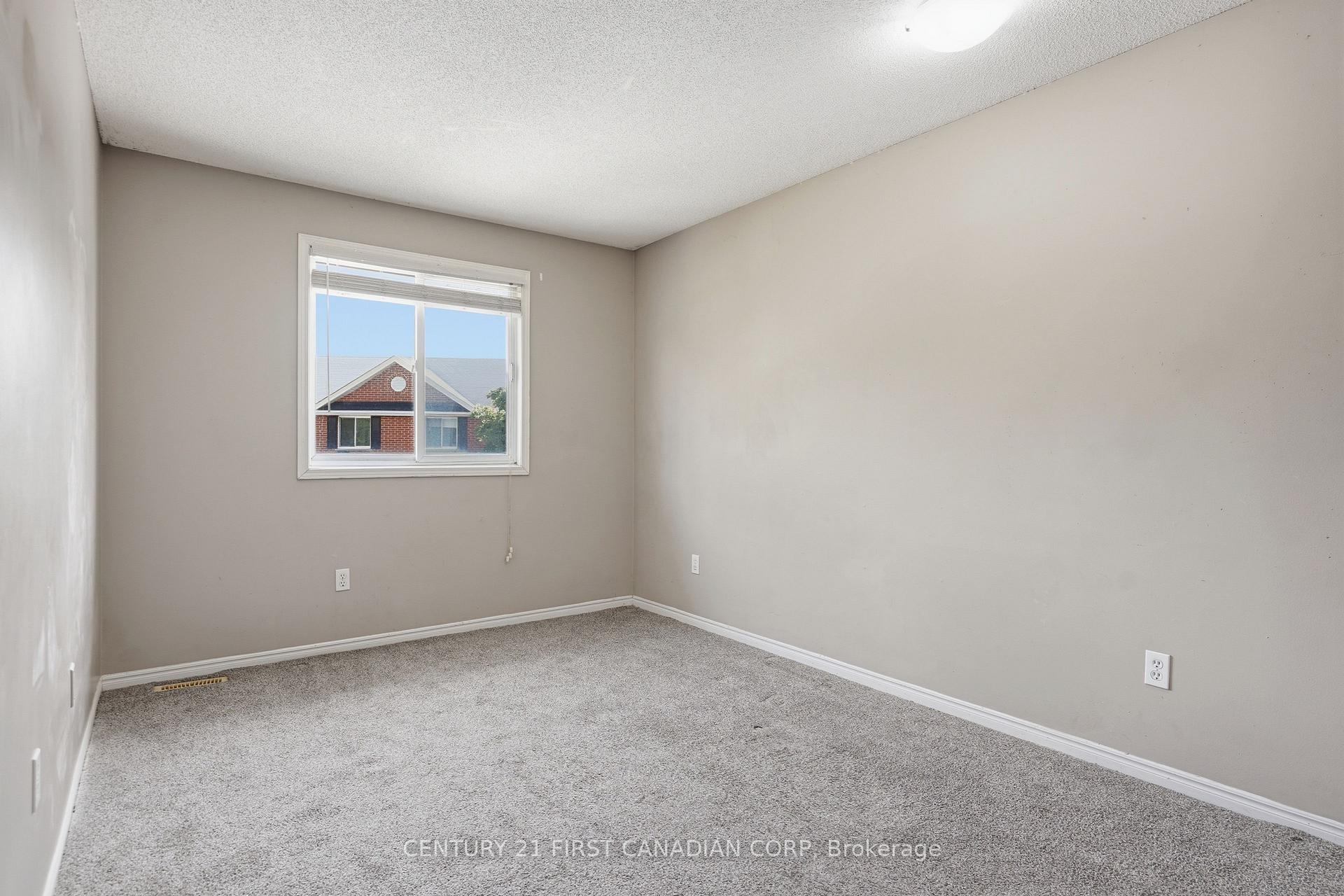 Photo 12 of Unit 25, 190 Fleming Drive, London, East D — HOMEH