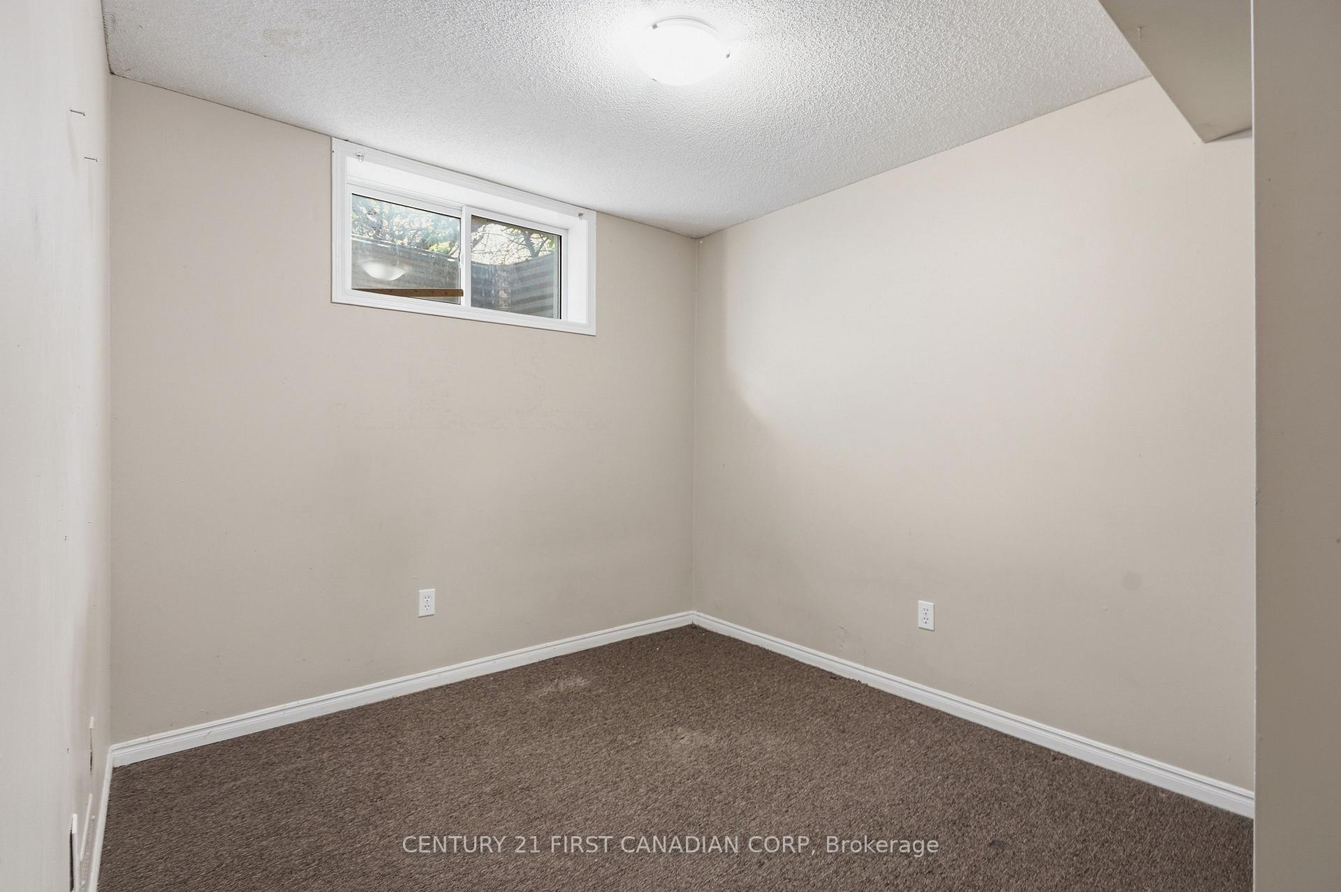 Photo 17 of Unit 25, 190 Fleming Drive, London, East D — HOMEH