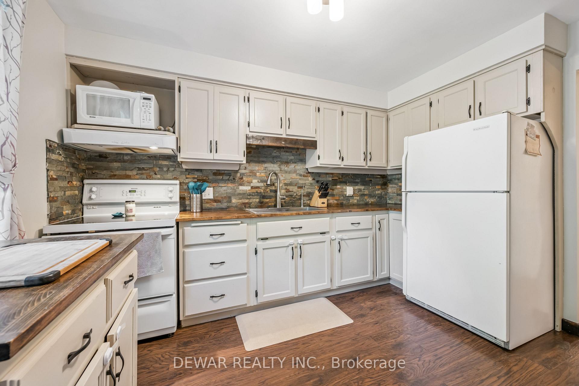 Photo 17 of Unit 3, 13 Centre Street, Woolwich, Elmira — HOMEH