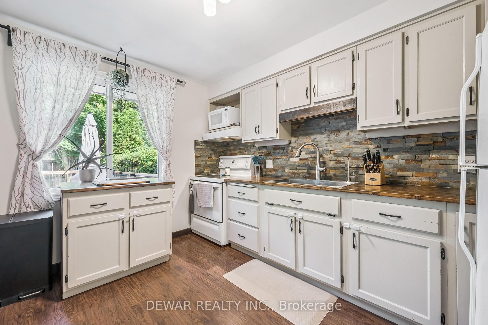 Photo 18 of Unit 3, 13 Centre Street, Woolwich, Elmira — HOMEH