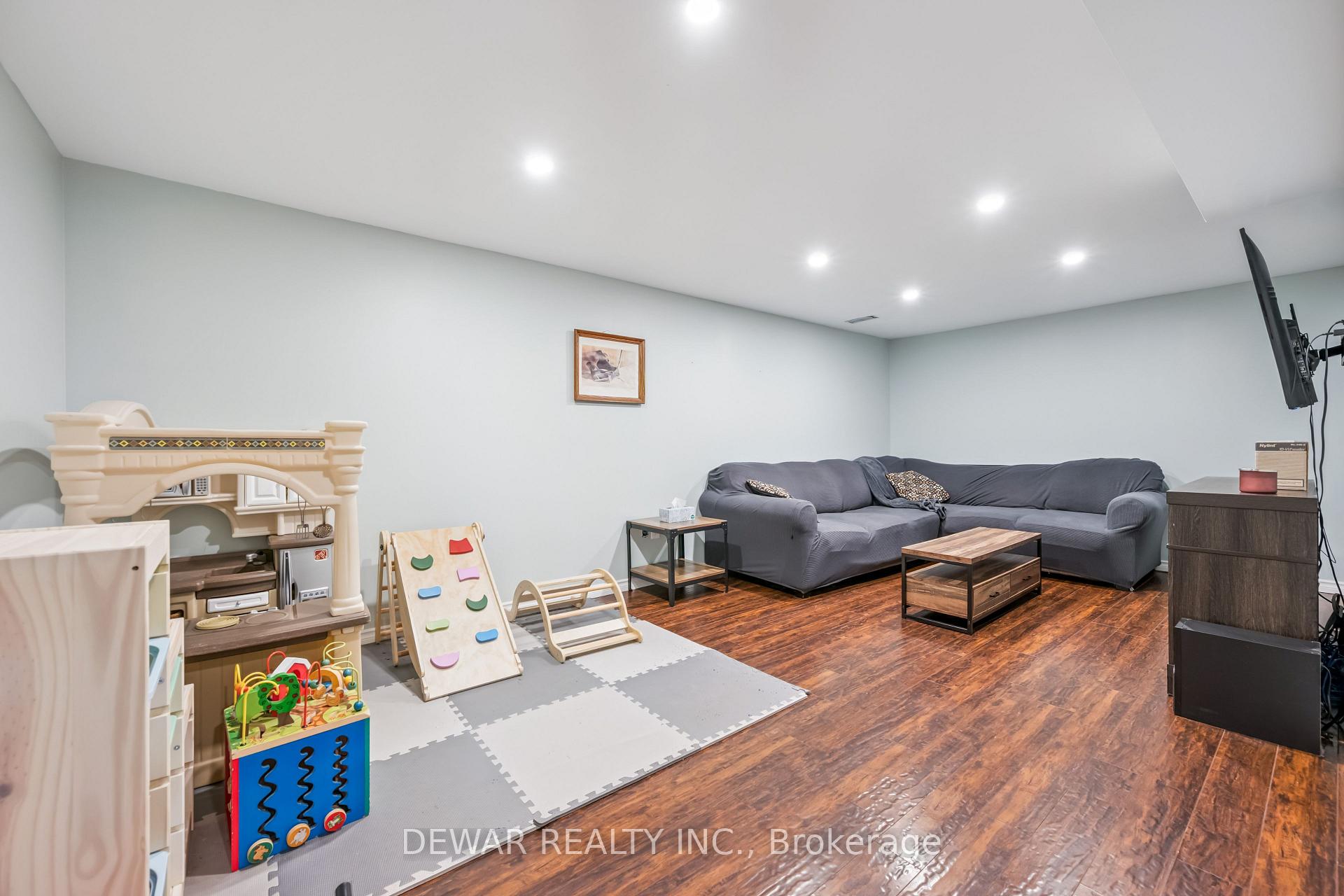 Photo 30 of Unit 3, 13 Centre Street, Woolwich, Elmira — HOMEH