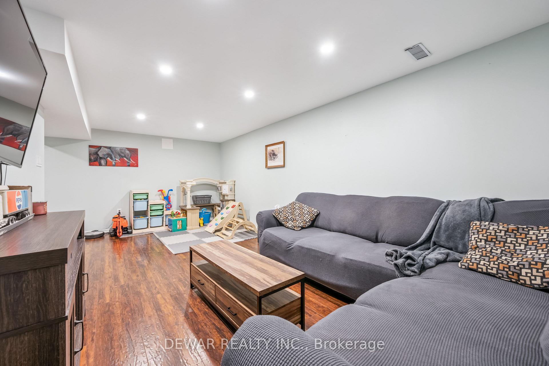 Photo 33 of Unit 3, 13 Centre Street, Woolwich, Elmira — HOMEH