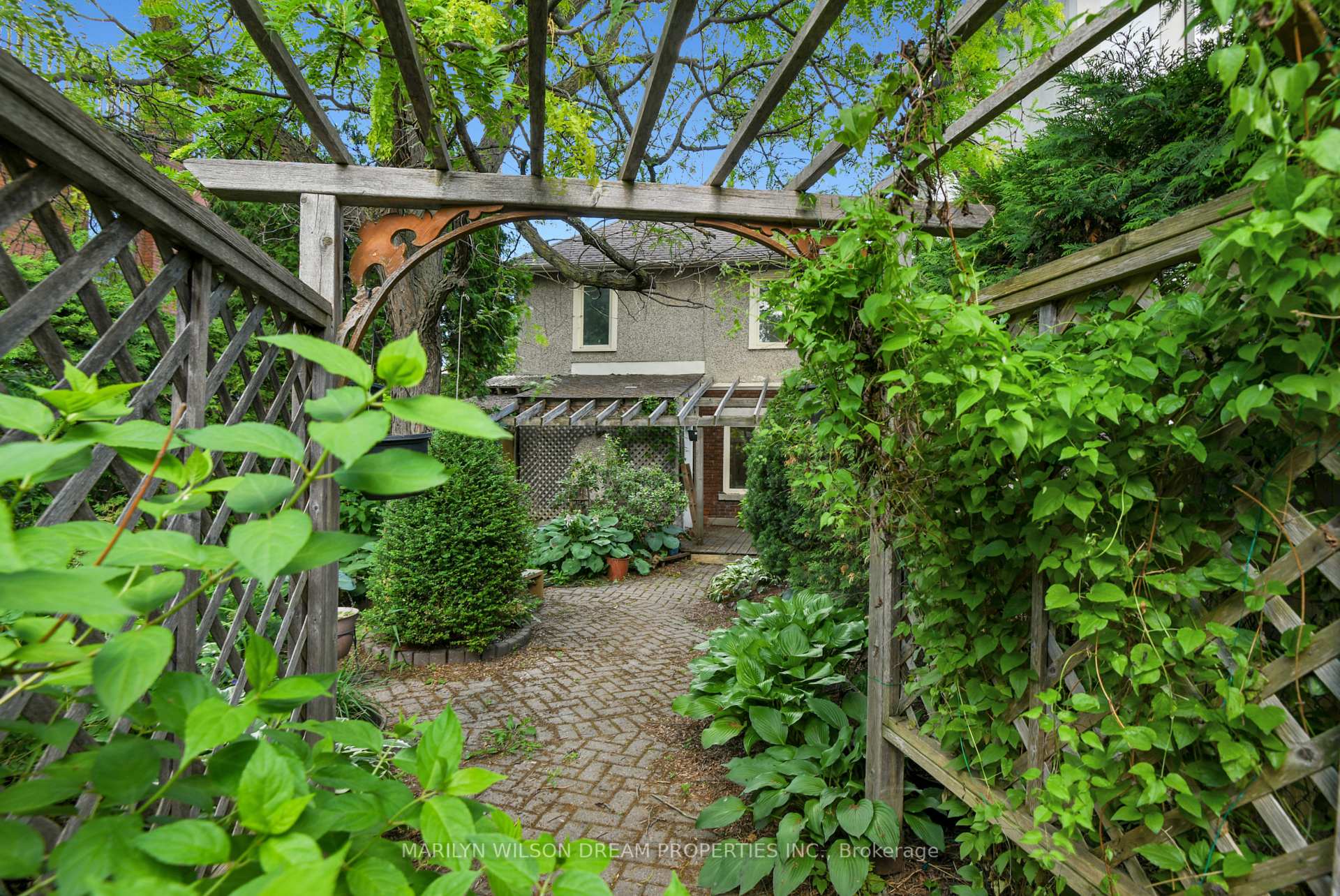 Photo 3 of 60 Queen Elizabeth Driveway Drive, Ottawa — HOMEH