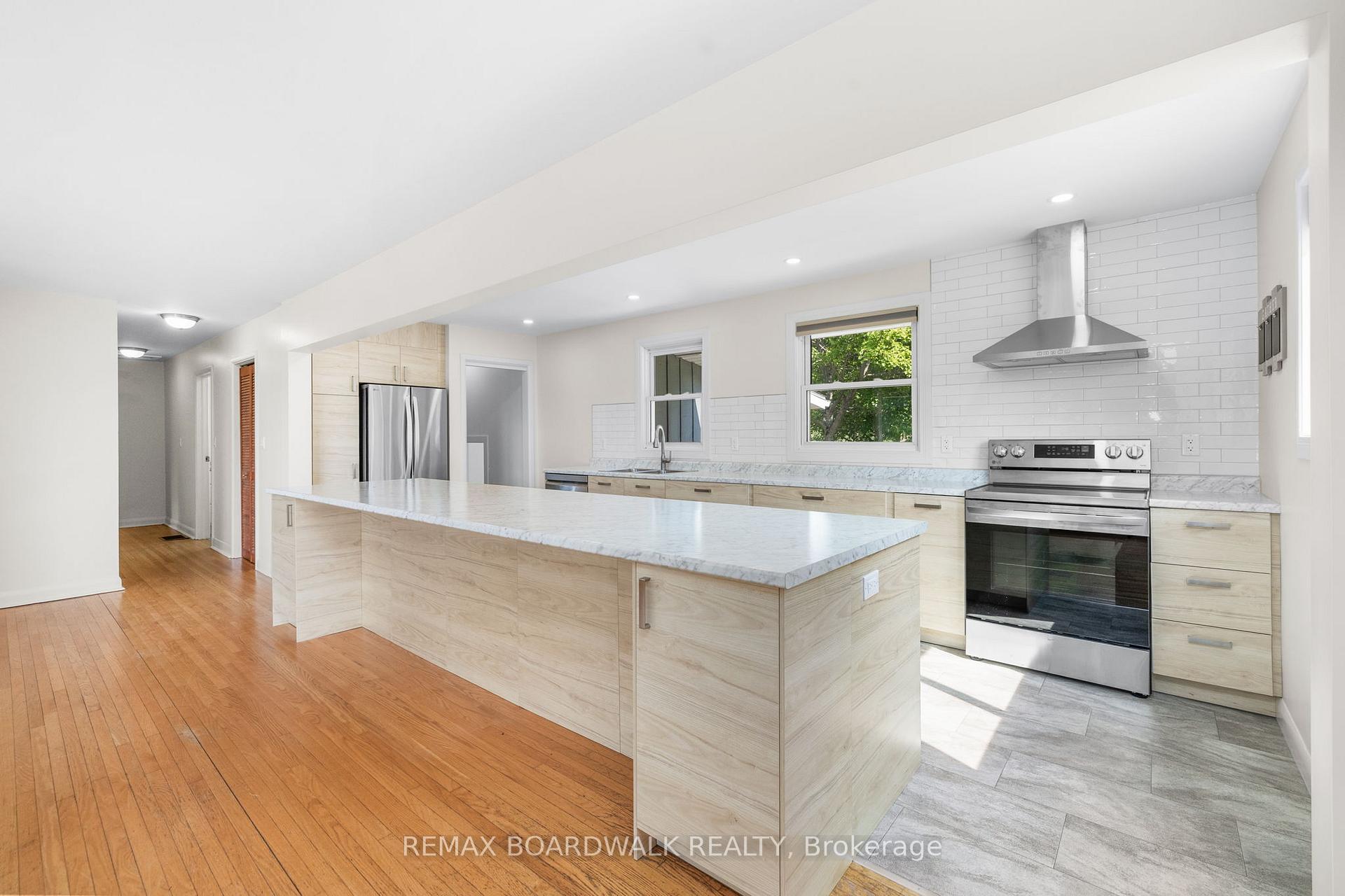 Photo 8 of 24 North Street N, Perth, Perth — HOMEH