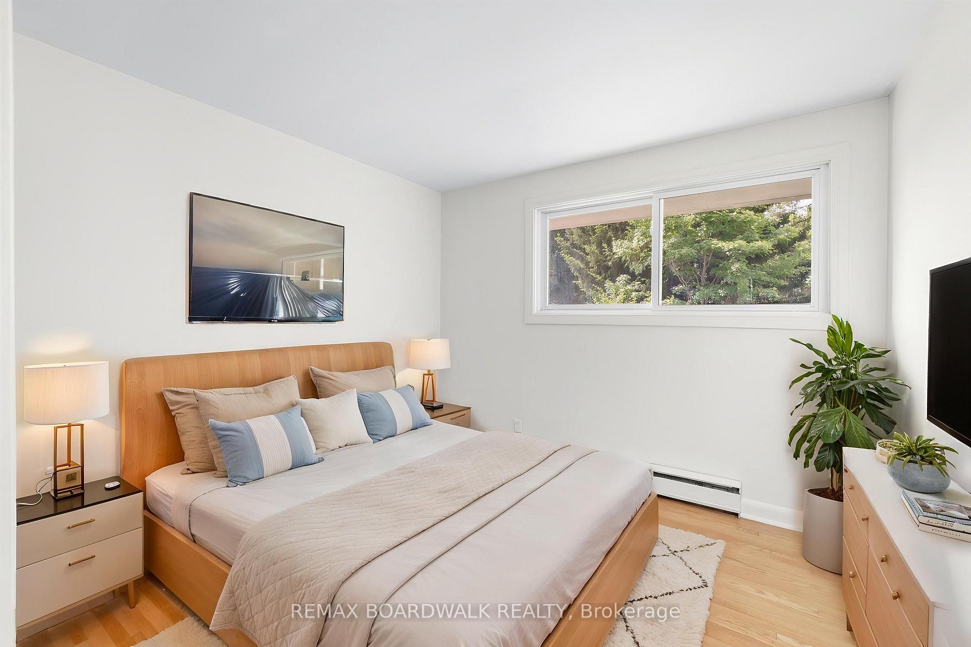 Photo 15 of 24 North Street N, Perth, Perth — HOMEH