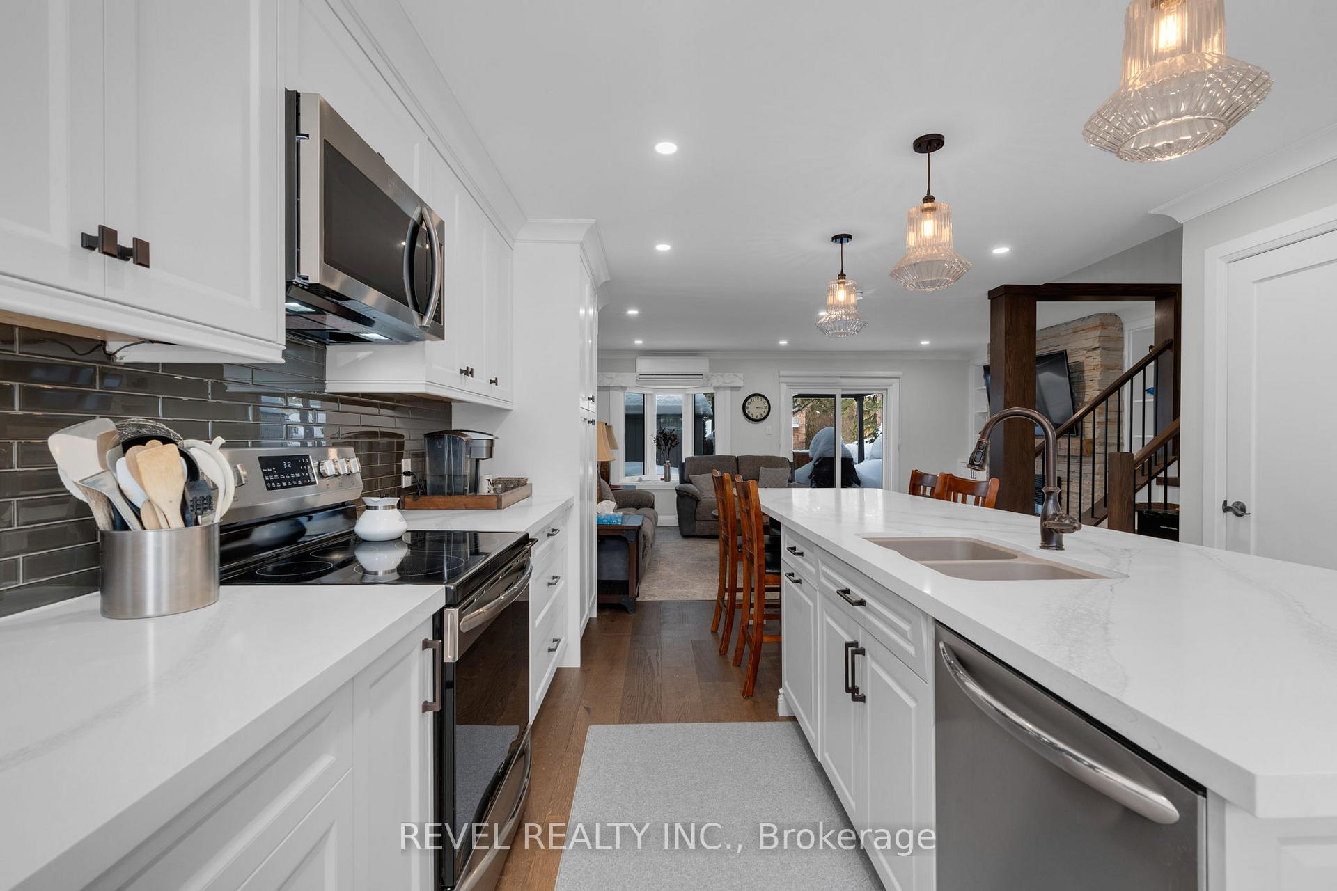 Photo 6 of Unit 13, 39 28th Street S, Wasaga Beach — HOMEH