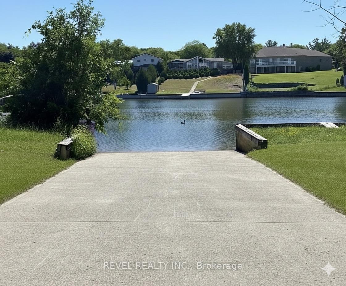 Photo 31 of Unit 13, 39 28th Street S, Wasaga Beach — HOMEH