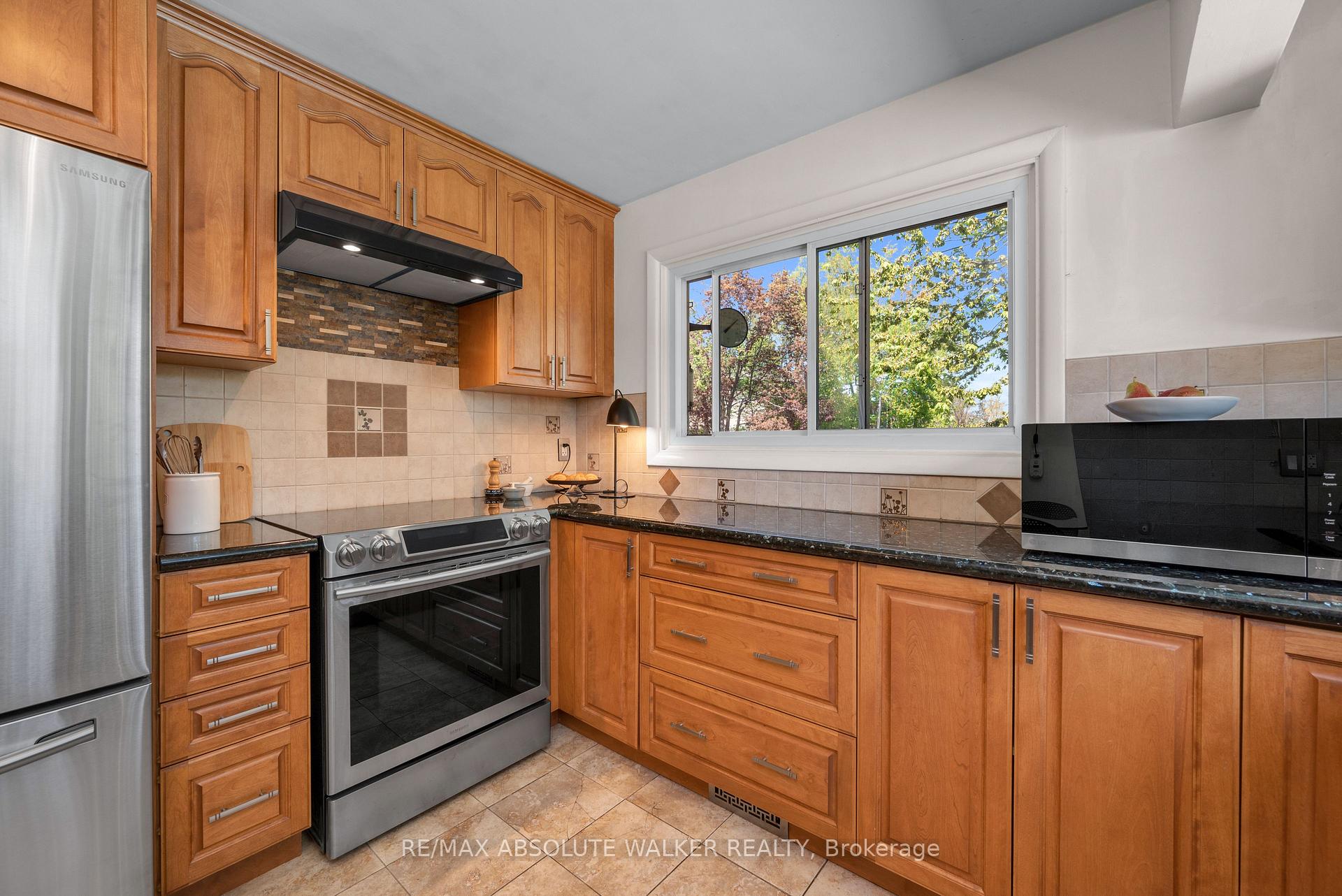 Photo 12 of 26 Riverdale Avenue, Ottawa, Ottawa East — HOMEH