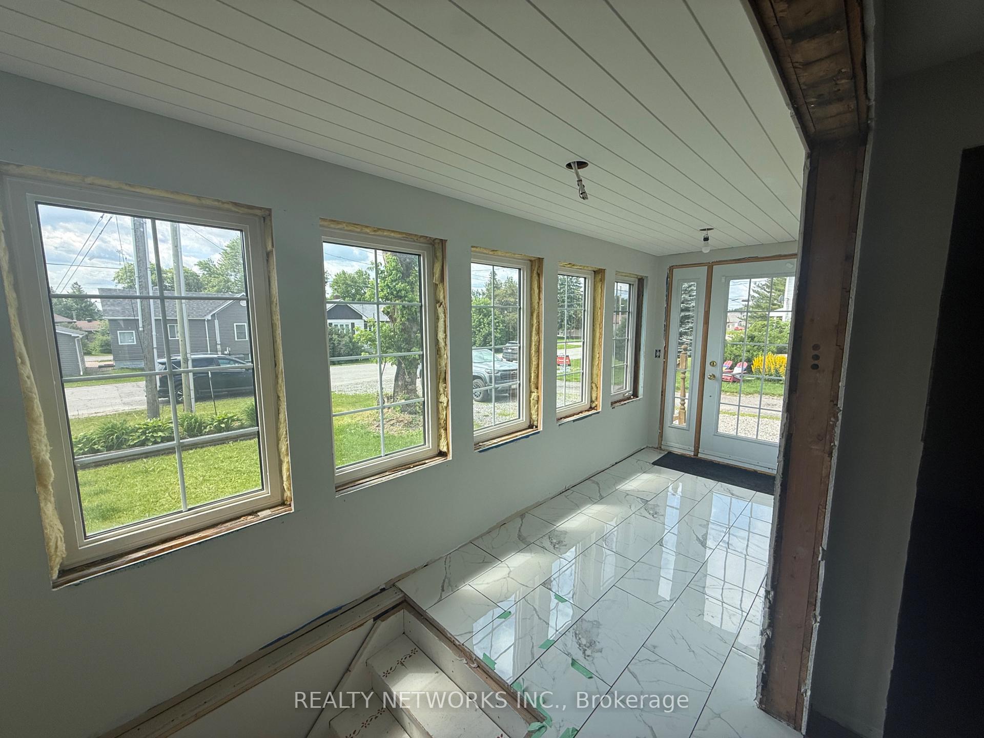 Photo 2 of 302 Young Street, Timmins, Porcupine - West — HOMEH