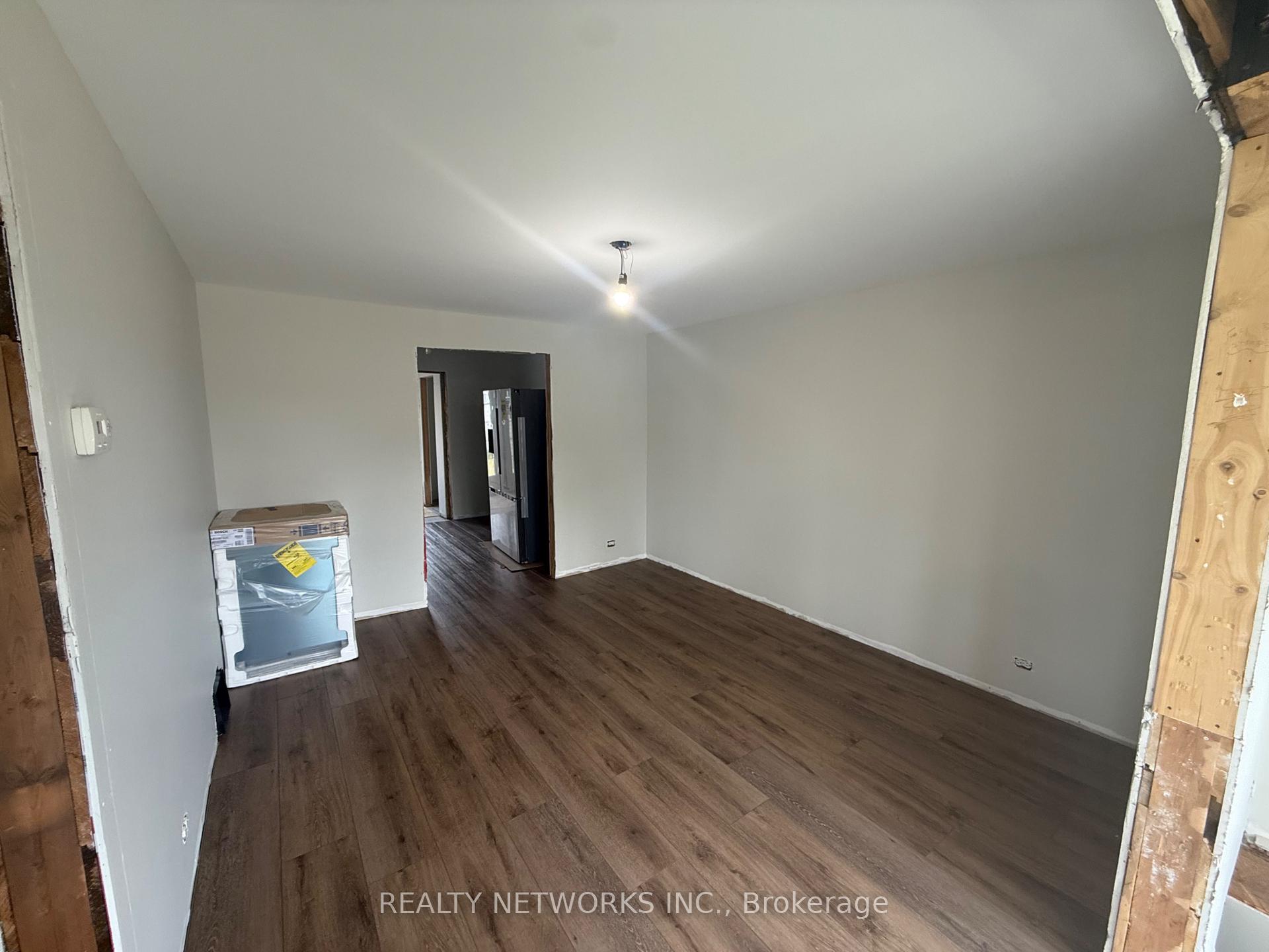 Photo 4 of 302 Young Street, Timmins, Porcupine - West — HOMEH