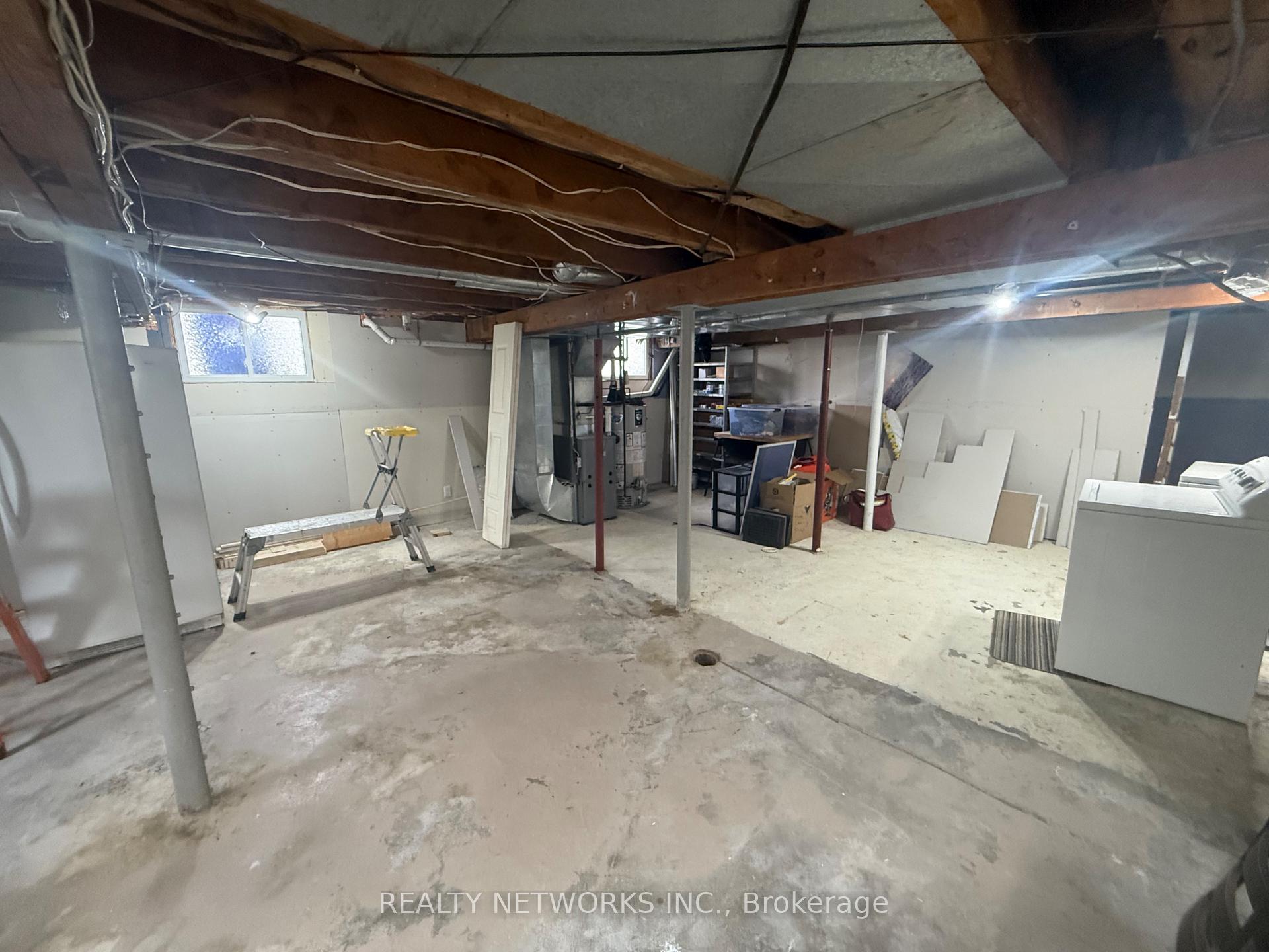 Photo 11 of 302 Young Street, Timmins, Porcupine - West — HOMEH