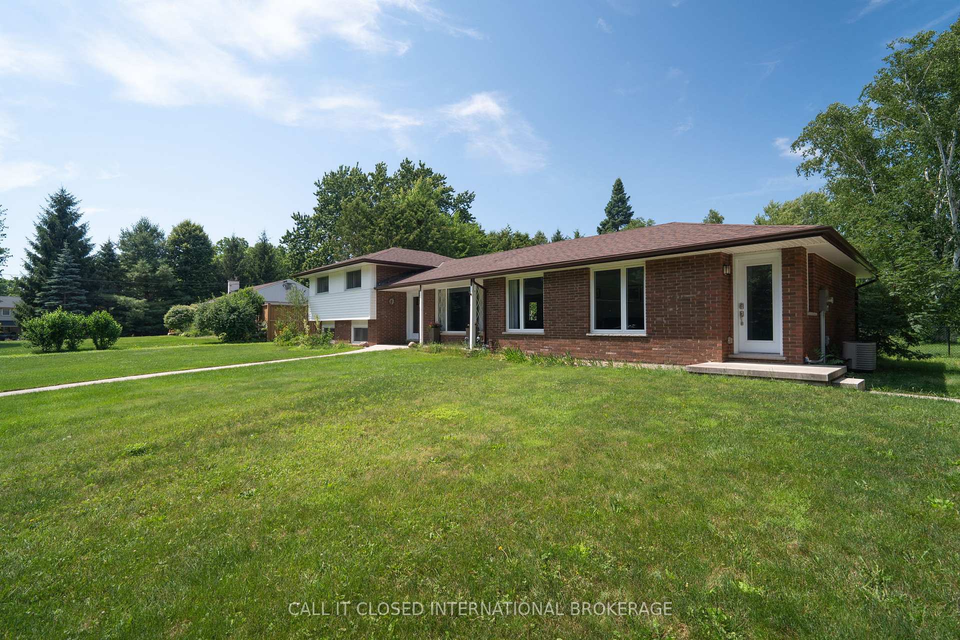 Photo 5 of 17 Karen Street, Central Elgin, Rural Central Elgin — HOMEH