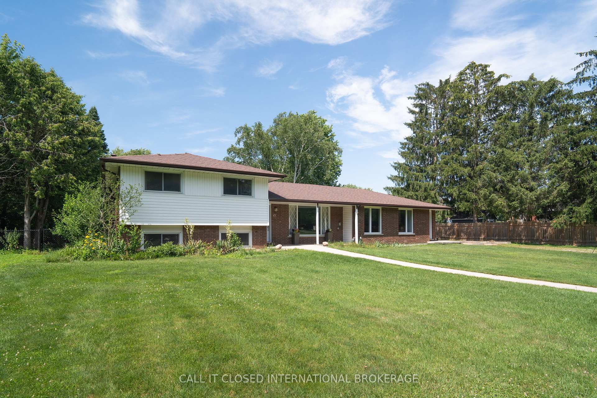 Photo 7 of 17 Karen Street, Central Elgin, Rural Central Elgin — HOMEH