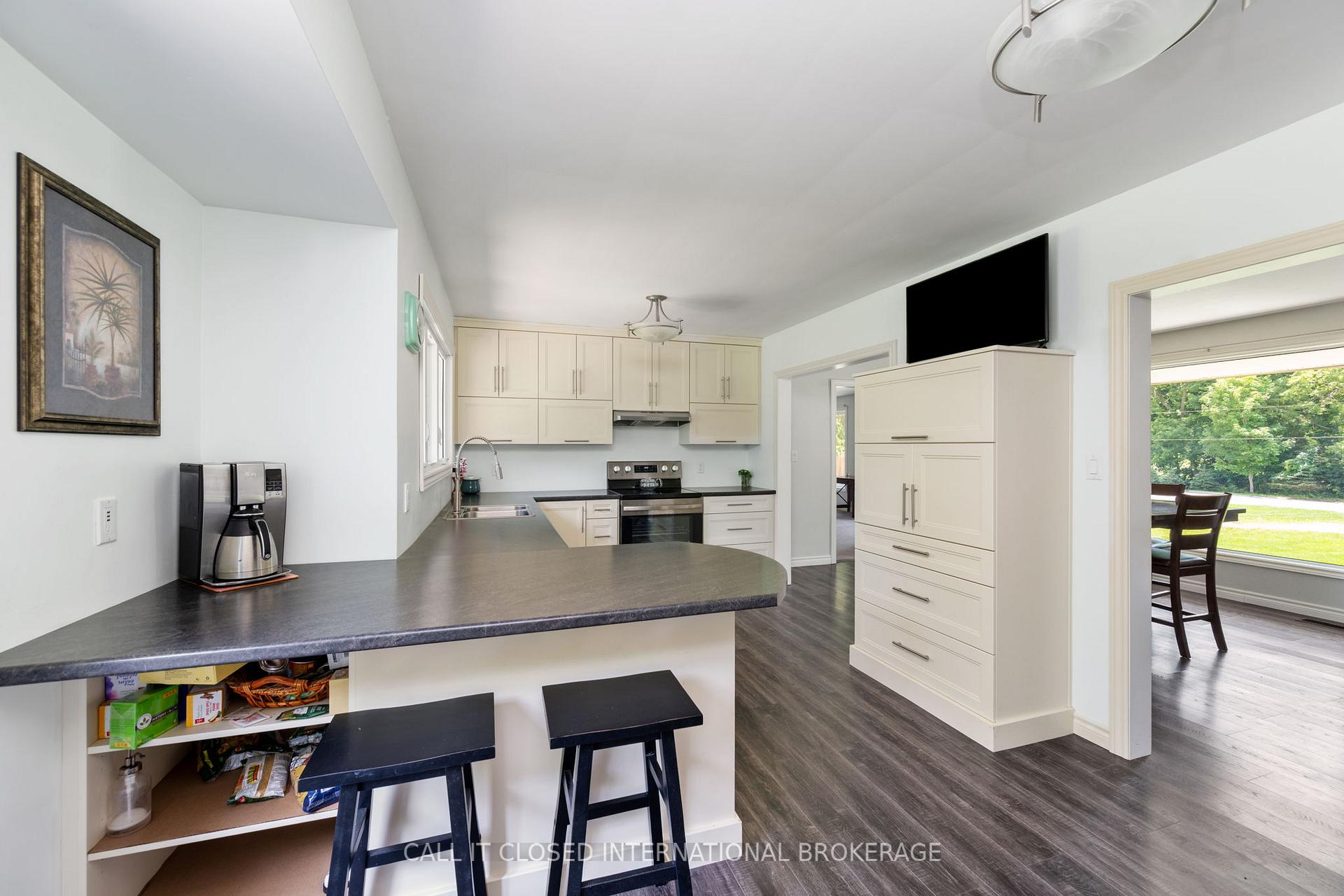Photo 14 of 17 Karen Street, Central Elgin, Rural Central Elgin — HOMEH