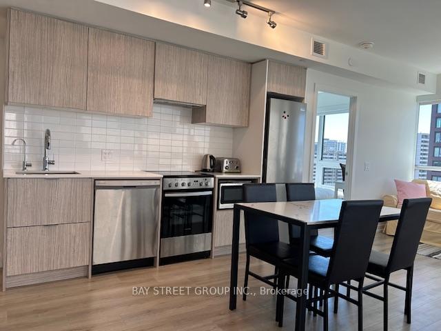 Photo 5 of Unit 1802, 395 Bloor Street E, Toronto, North St. James Town — HOMEH
