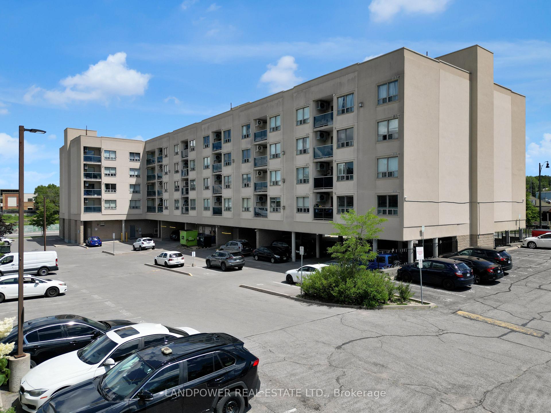 Photo 2 of Unit 301, 160 Wellington Street E, Aurora, Aurora Village — HOMEH
