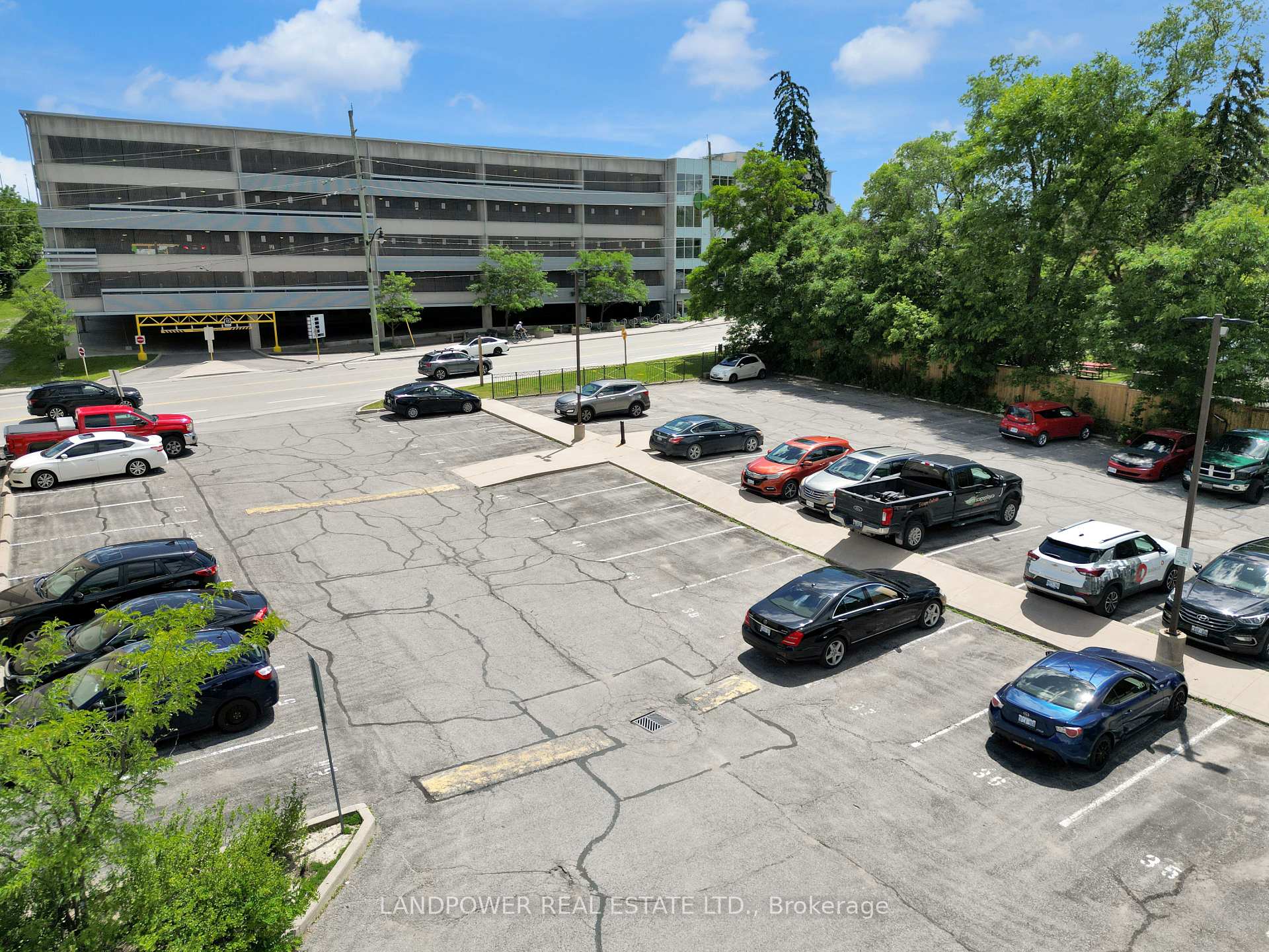 Photo 3 of Unit 301, 160 Wellington Street E, Aurora, Aurora Village — HOMEH