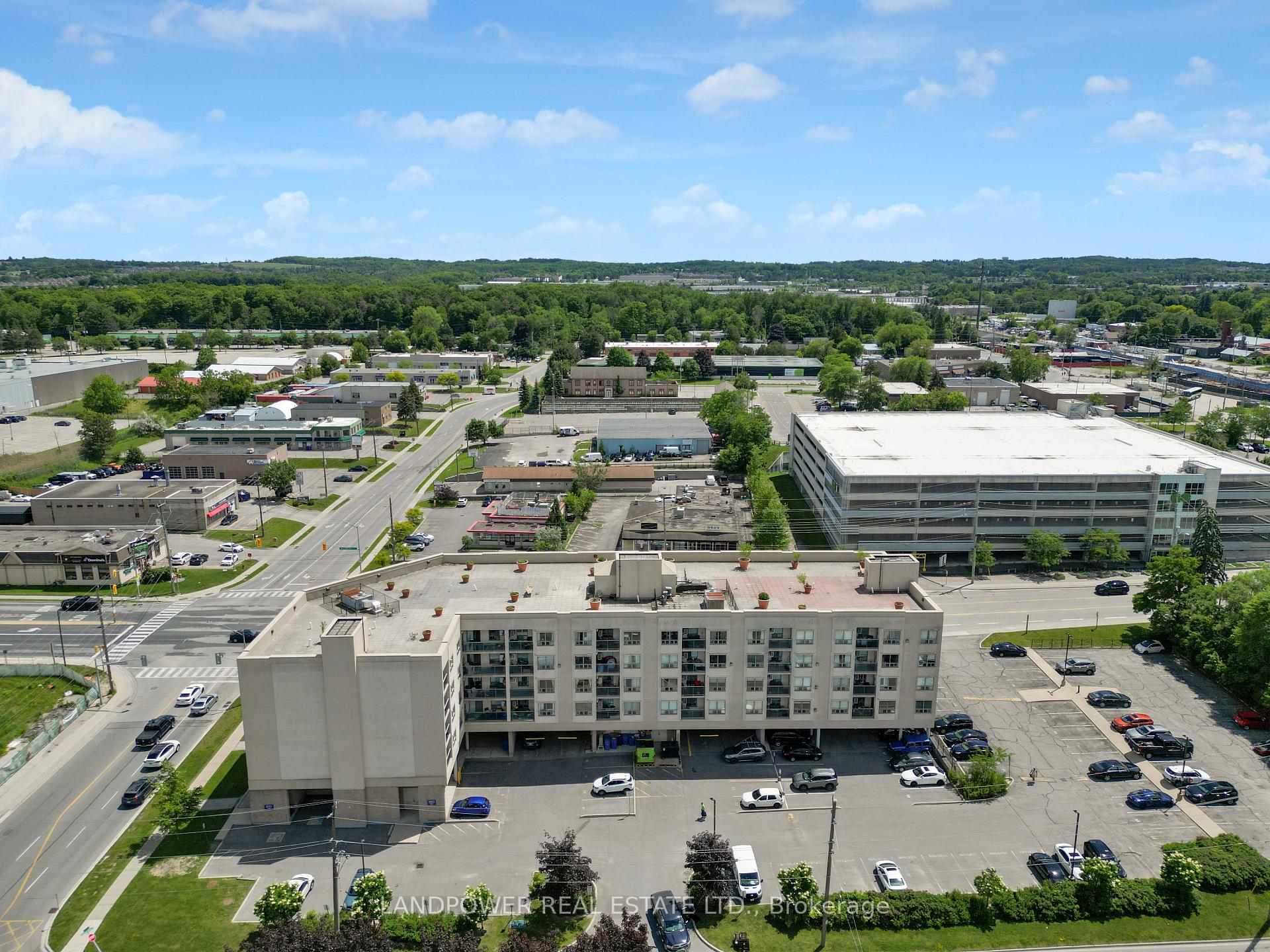 Photo 10 of Unit 301, 160 Wellington Street E, Aurora, Aurora Village — HOMEH