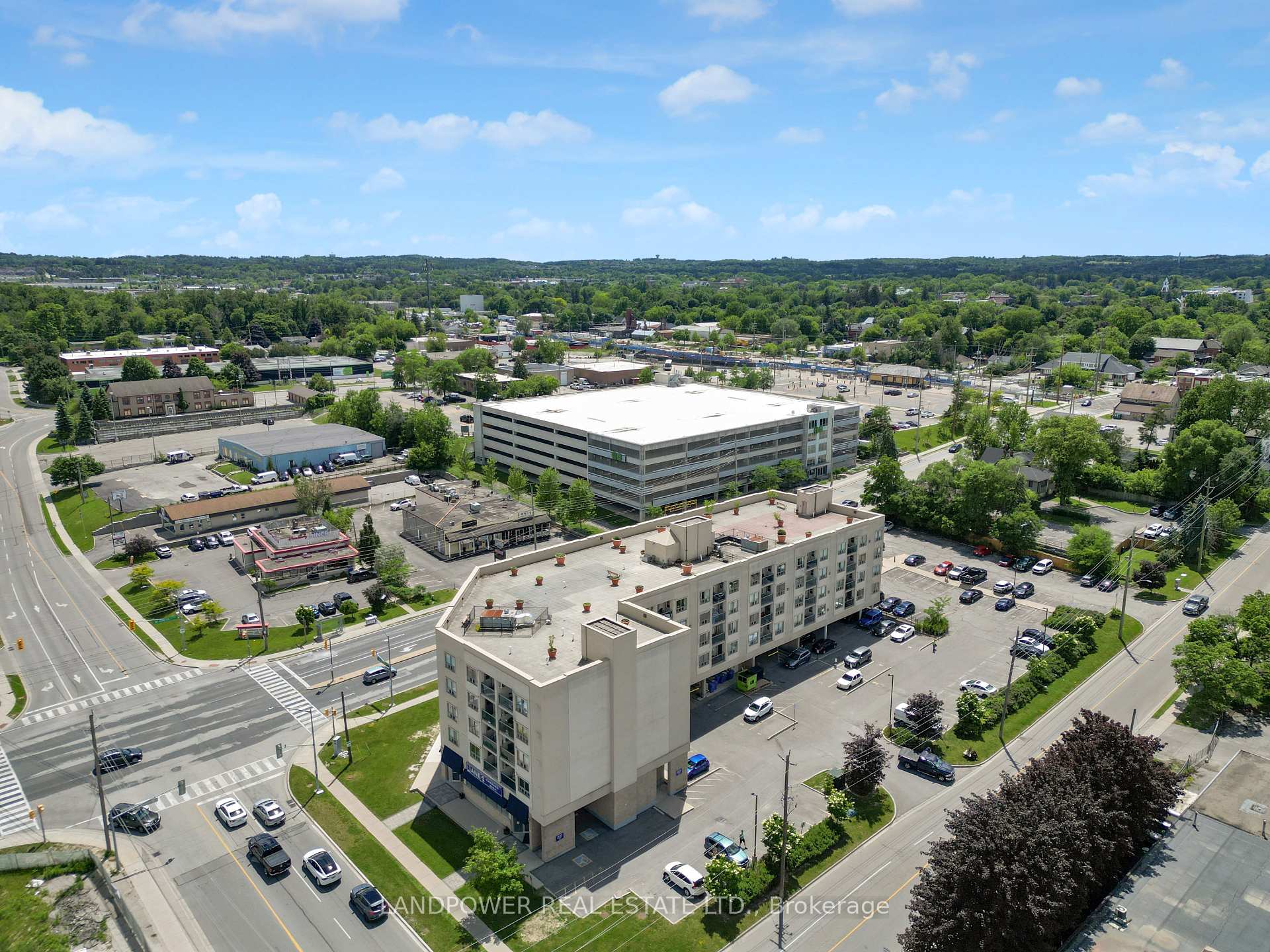 Photo 11 of Unit 301, 160 Wellington Street E, Aurora, Aurora Village — HOMEH