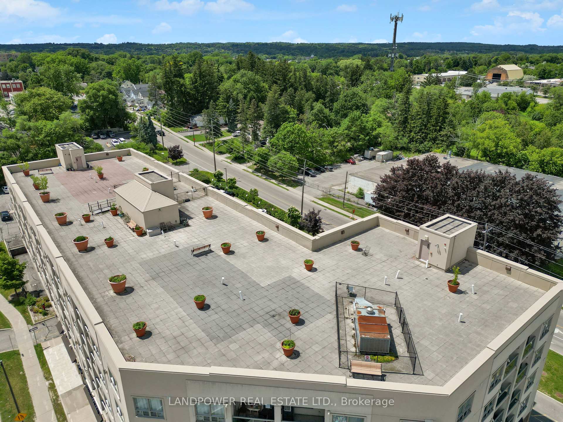 Photo 14 of Unit 301, 160 Wellington Street E, Aurora, Aurora Village — HOMEH