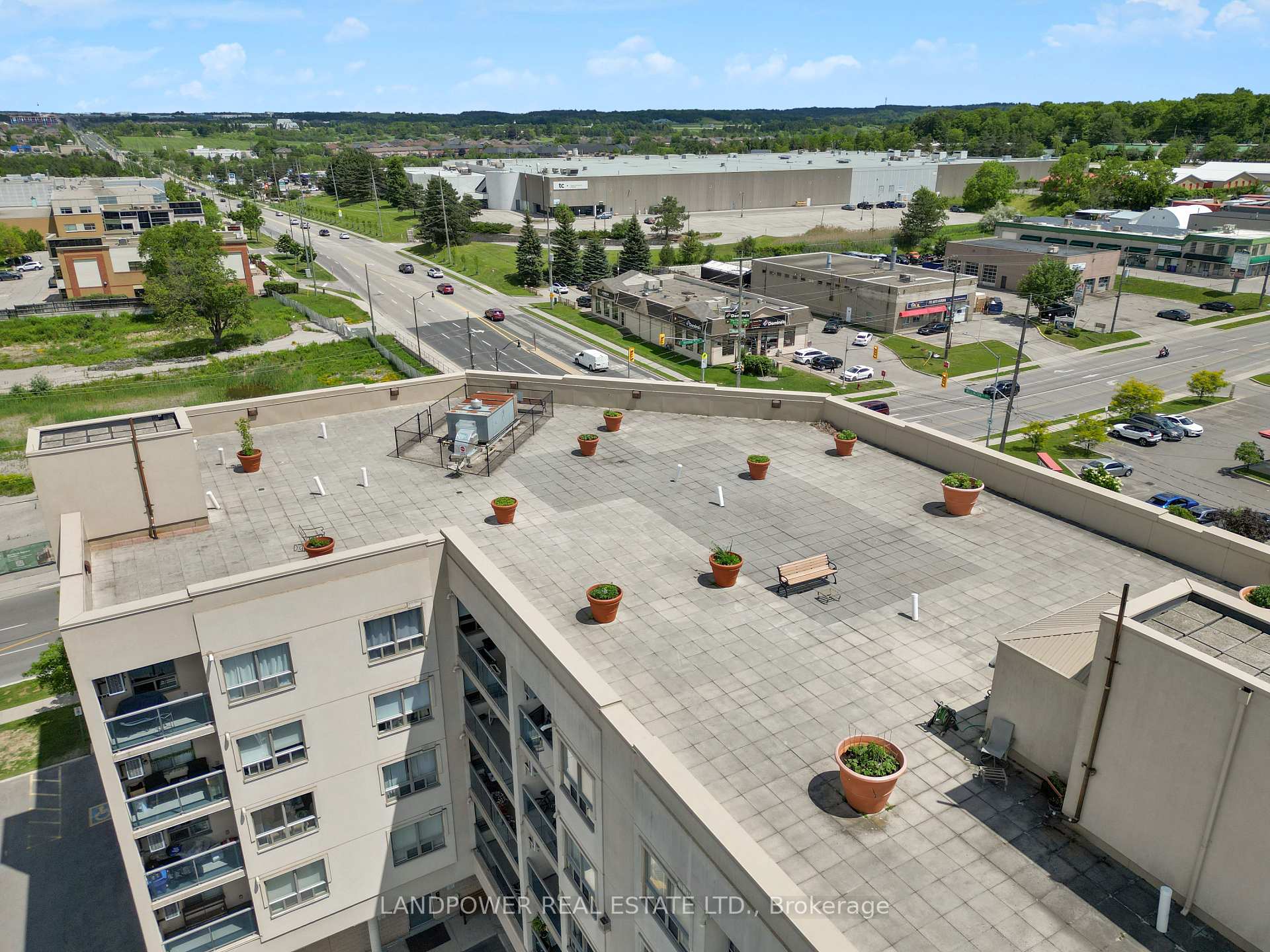 Photo 15 of Unit 301, 160 Wellington Street E, Aurora, Aurora Village — HOMEH