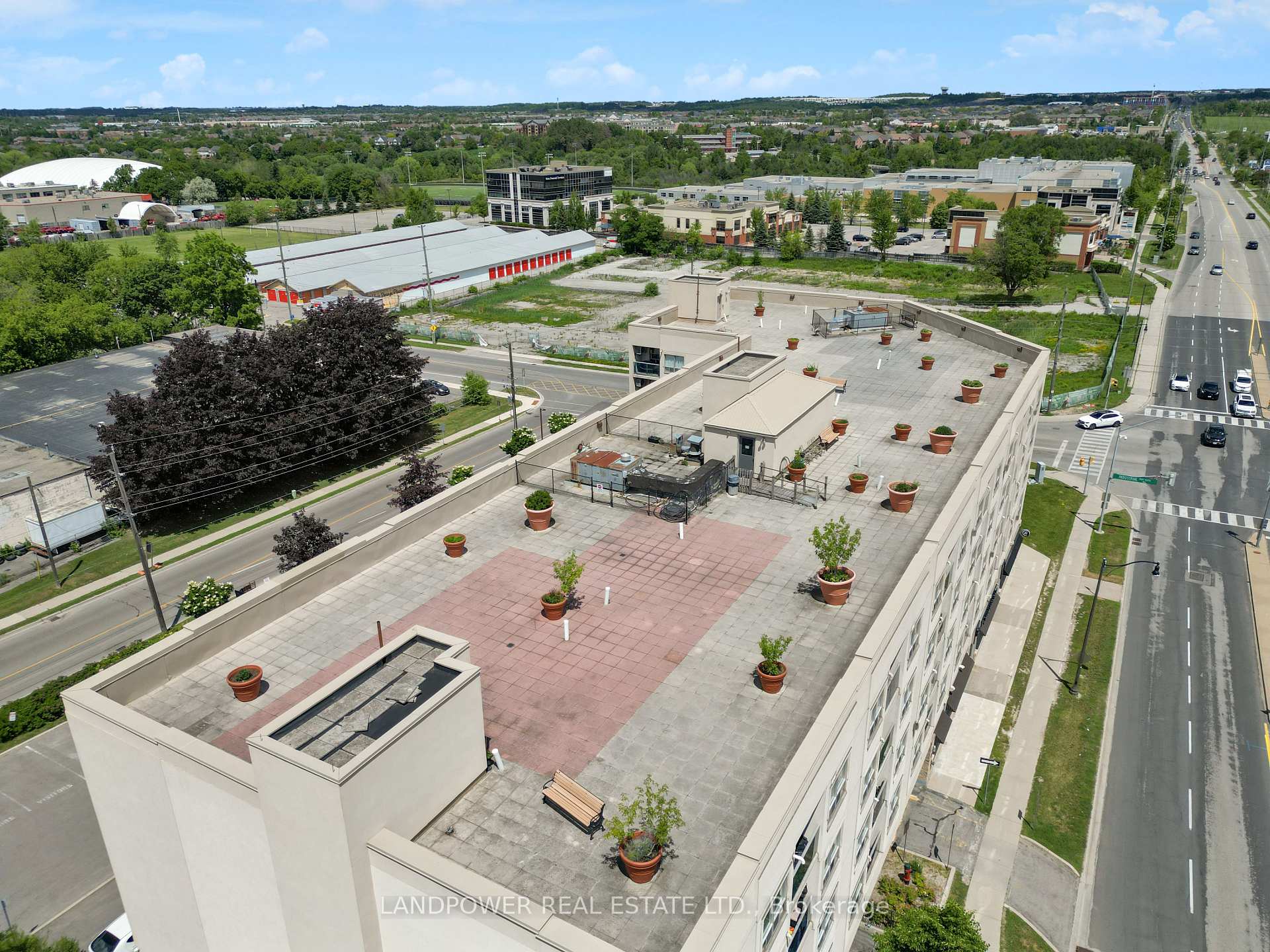 Photo 16 of Unit 301, 160 Wellington Street E, Aurora, Aurora Village — HOMEH