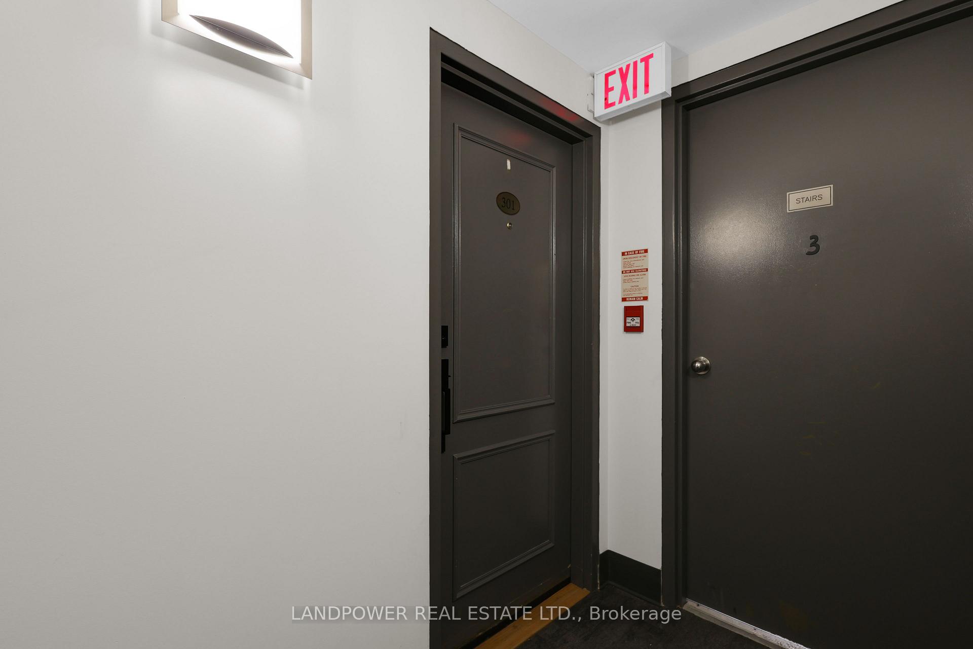 Photo 17 of Unit 301, 160 Wellington Street E, Aurora, Aurora Village — HOMEH
