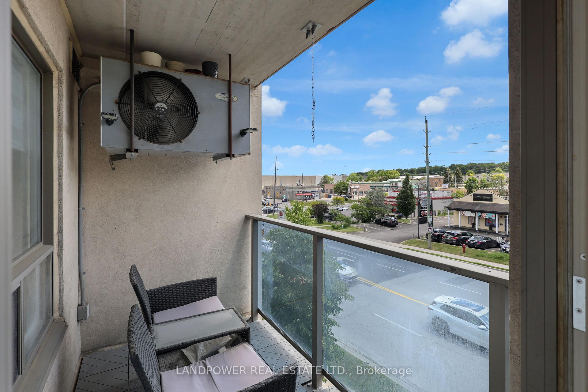 Photo 18 of Unit 301, 160 Wellington Street E, Aurora, Aurora Village — HOMEH