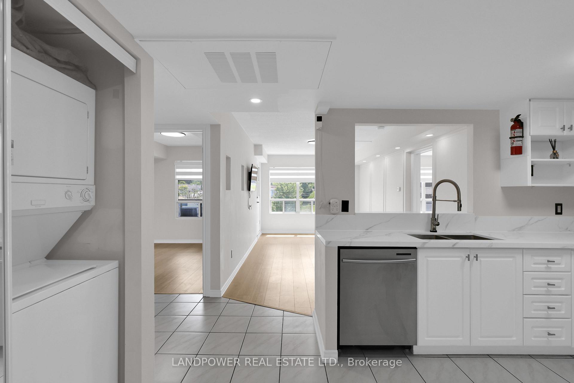 Photo 23 of Unit 301, 160 Wellington Street E, Aurora, Aurora Village — HOMEH