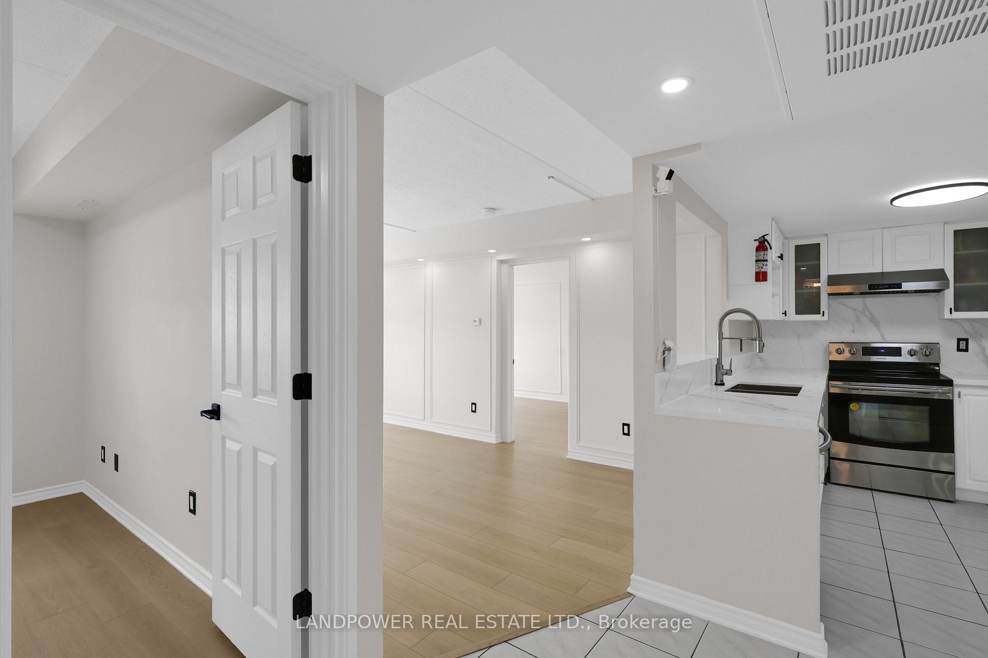 Photo 24 of Unit 301, 160 Wellington Street E, Aurora, Aurora Village — HOMEH