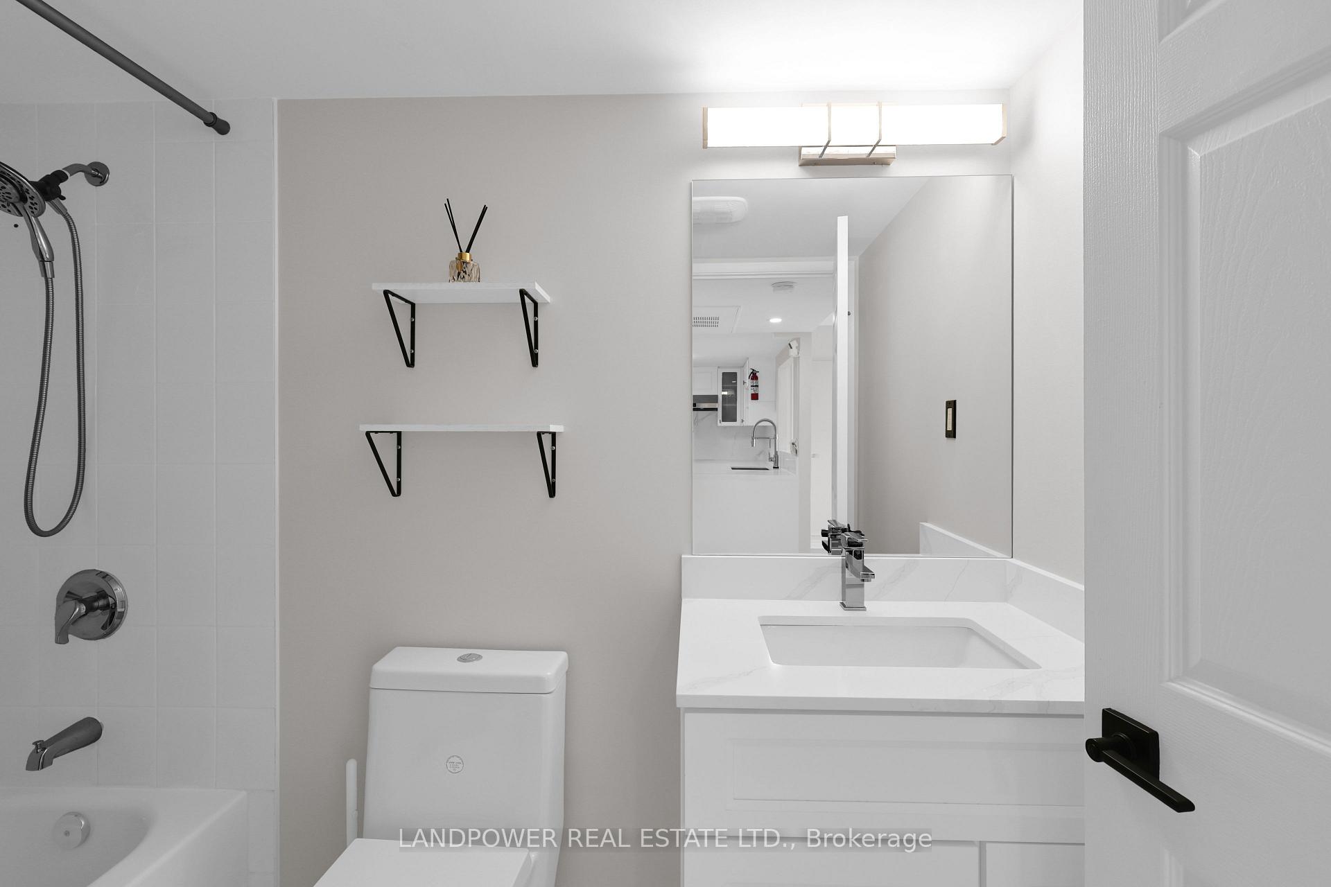 Photo 29 of Unit 301, 160 Wellington Street E, Aurora, Aurora Village — HOMEH