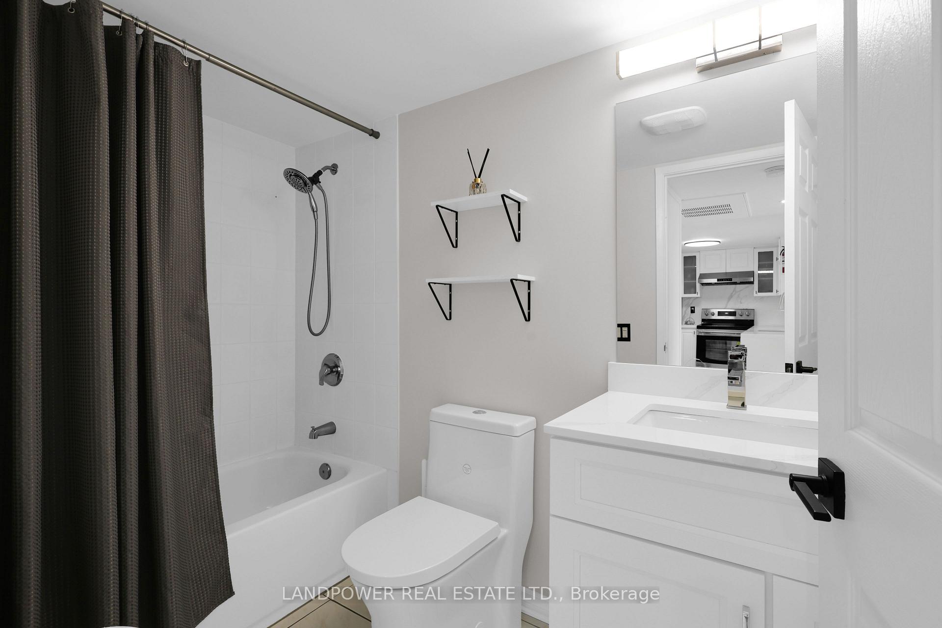 Photo 30 of Unit 301, 160 Wellington Street E, Aurora, Aurora Village — HOMEH