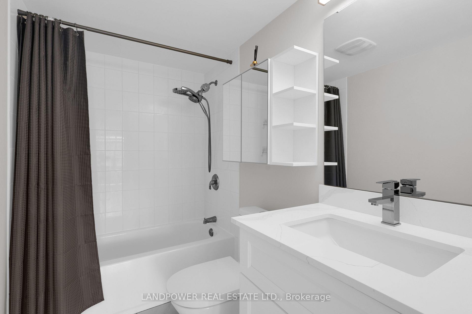 Photo 33 of Unit 301, 160 Wellington Street E, Aurora, Aurora Village — HOMEH