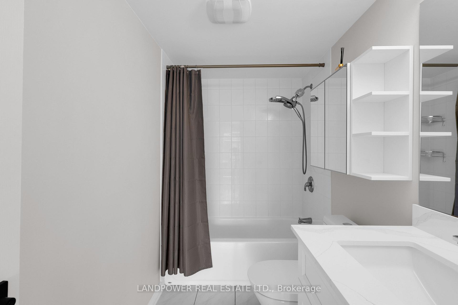Photo 34 of Unit 301, 160 Wellington Street E, Aurora, Aurora Village — HOMEH