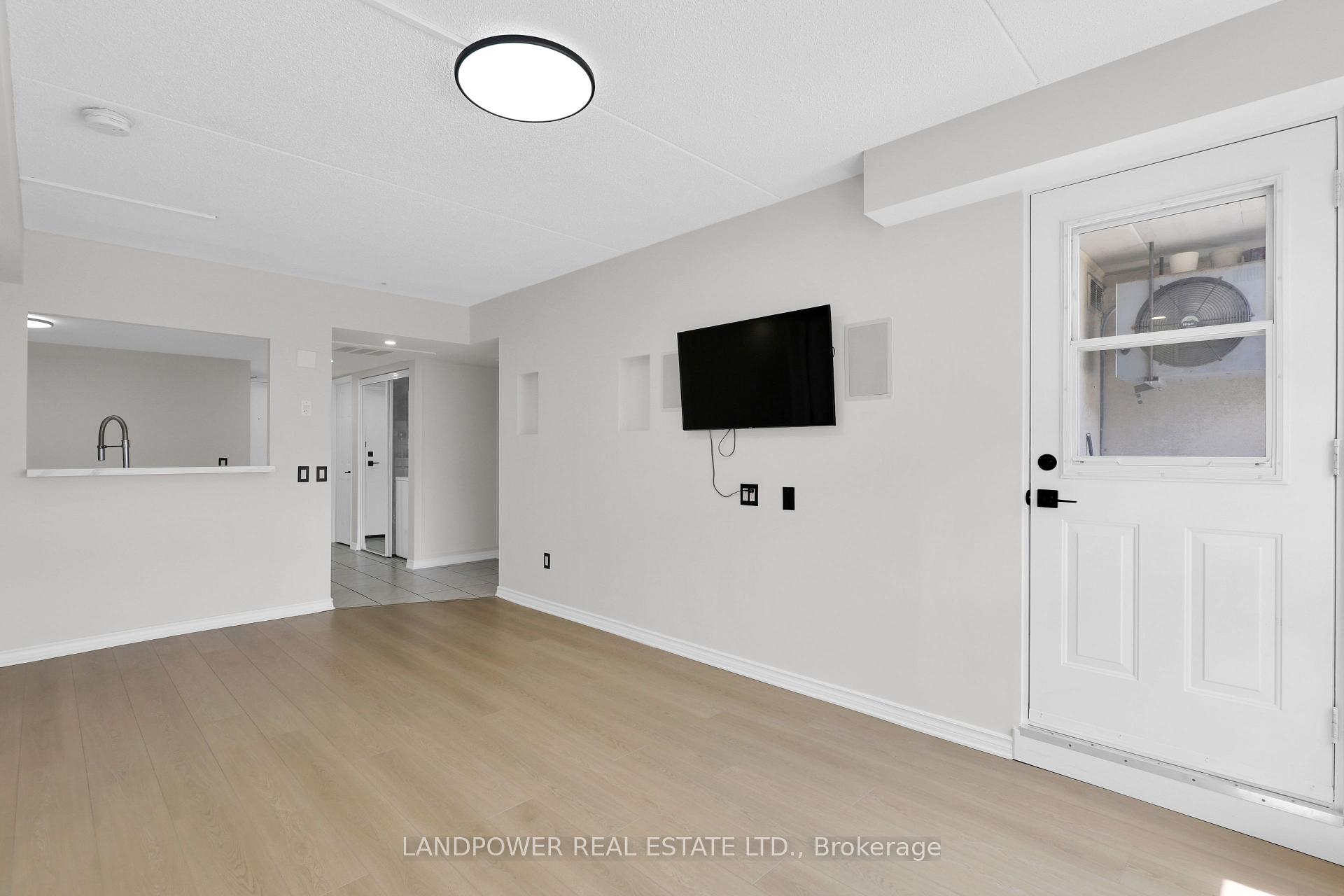 Photo 43 of Unit 301, 160 Wellington Street E, Aurora, Aurora Village — HOMEH