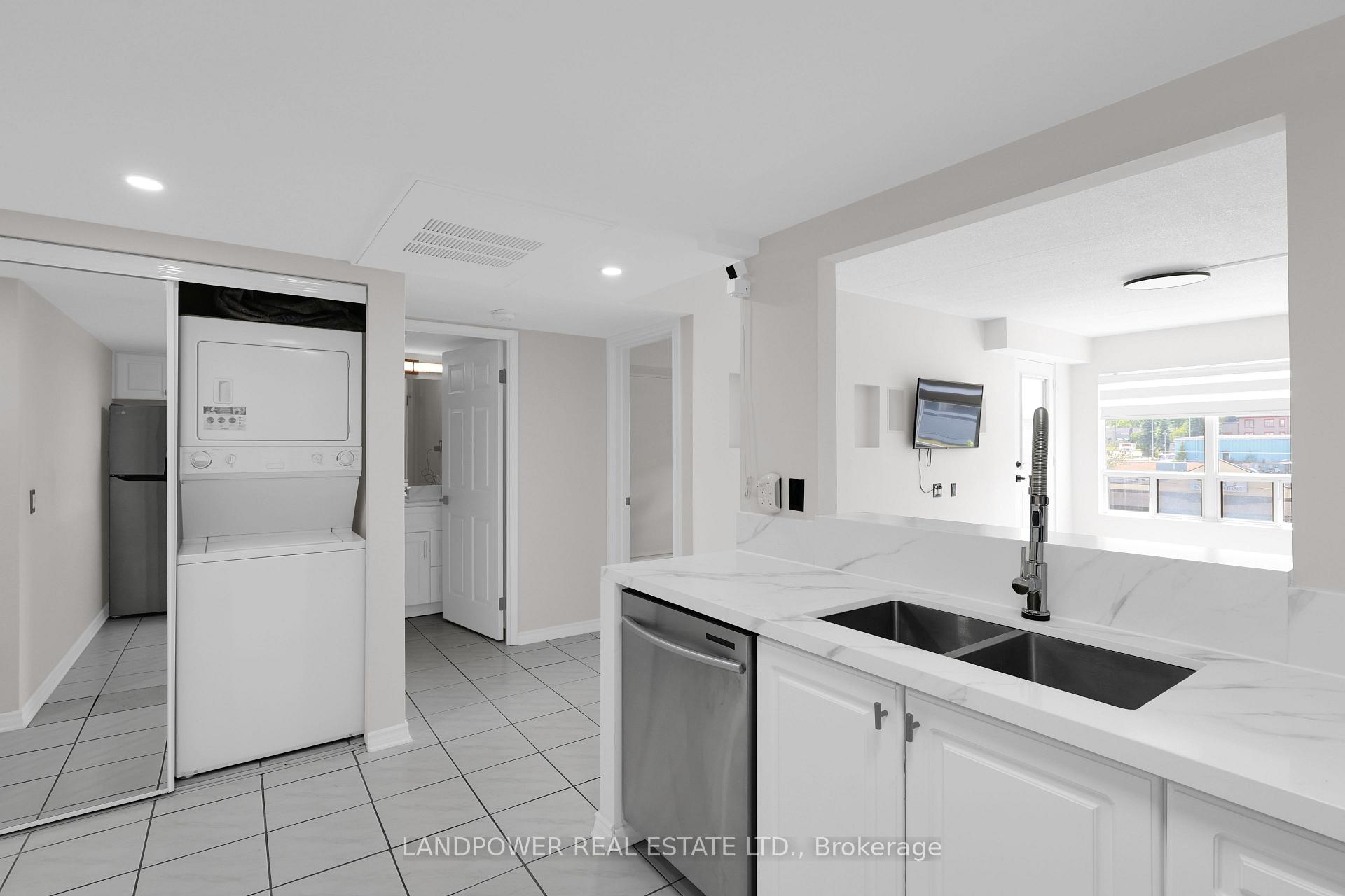 Photo 45 of Unit 301, 160 Wellington Street E, Aurora, Aurora Village — HOMEH