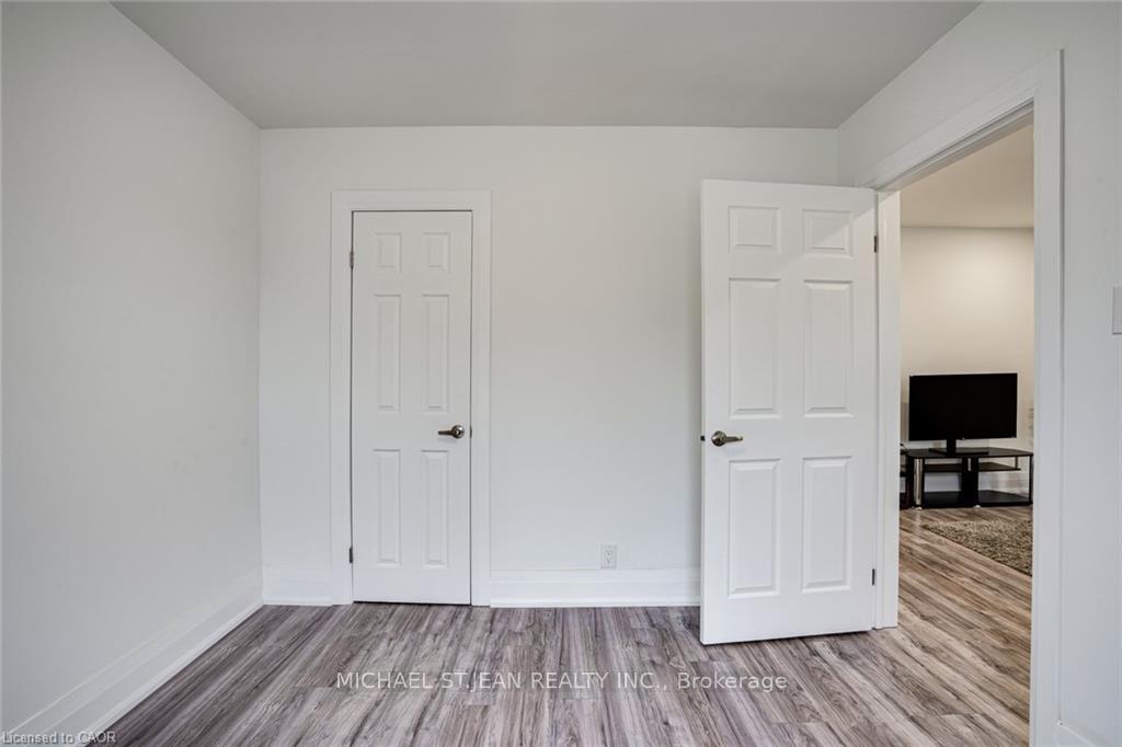 Photo 8 of 24 Vansitmart Avenue, Hamilton, Homeside — HOMEH