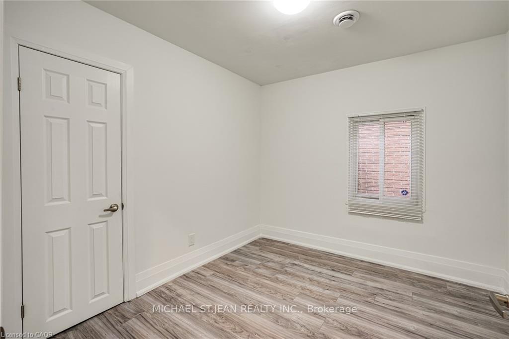 Photo 11 of 24 Vansitmart Avenue, Hamilton, Homeside — HOMEH