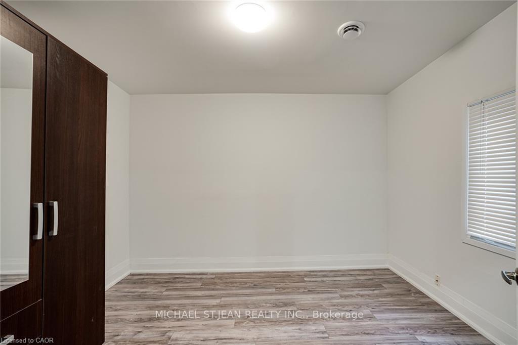 Photo 12 of 24 Vansitmart Avenue, Hamilton, Homeside — HOMEH
