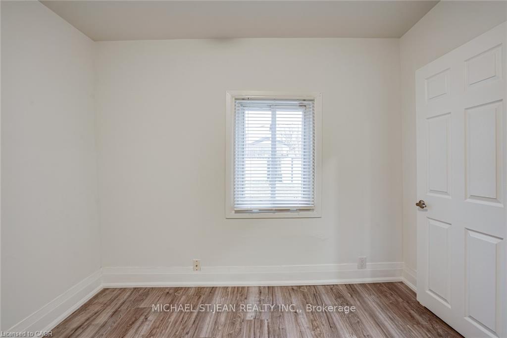 Photo 13 of 24 Vansitmart Avenue, Hamilton, Homeside — HOMEH