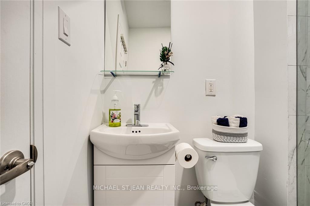 Photo 21 of 24 Vansitmart Avenue, Hamilton, Homeside — HOMEH