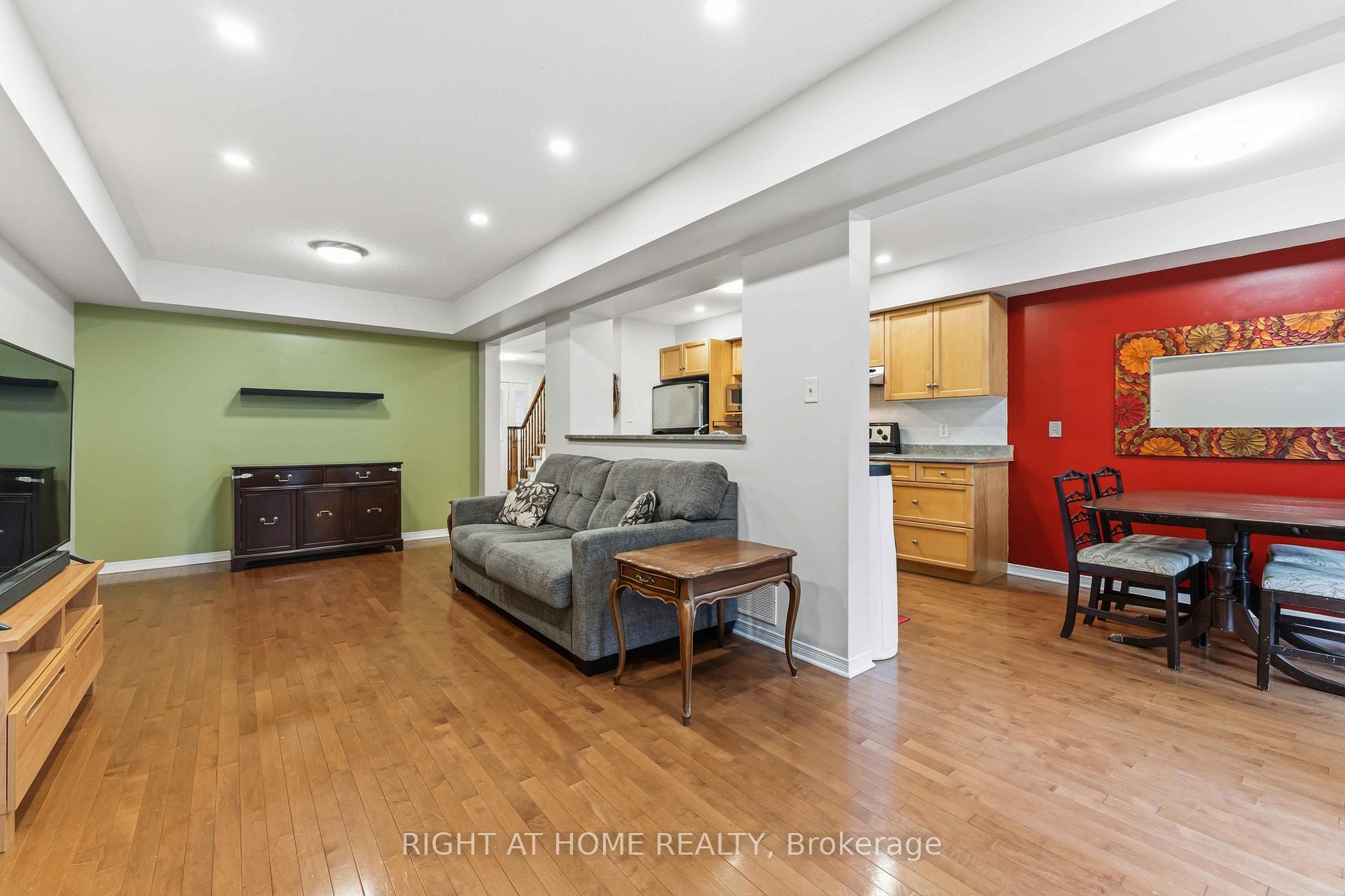 Photo 7 of 52 Fieldberry Private, Ottawa, Barrhaven - Stonebridge — HOMEH