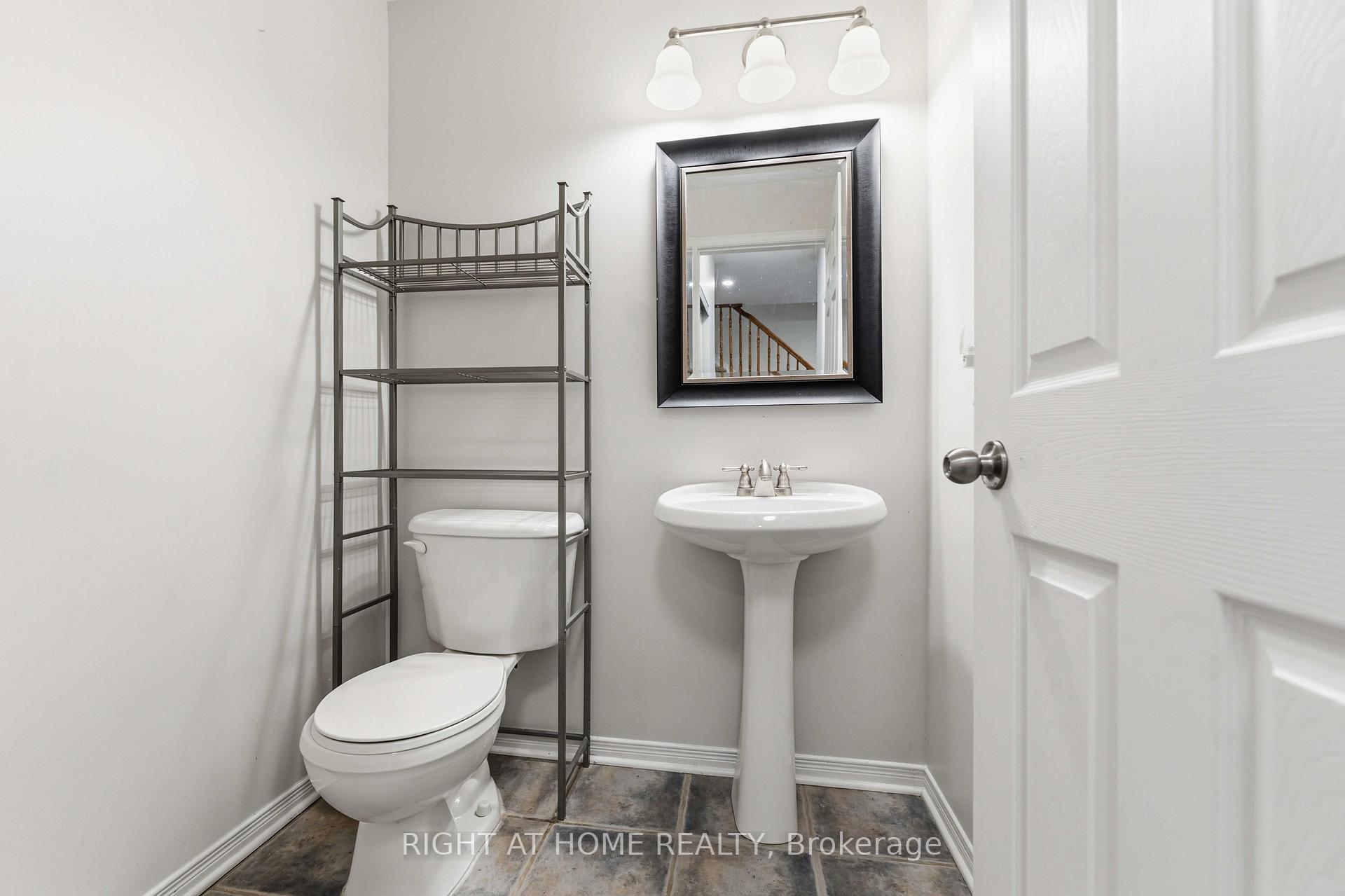 Photo 12 of 52 Fieldberry Private, Ottawa, Barrhaven - Stonebridge — HOMEH