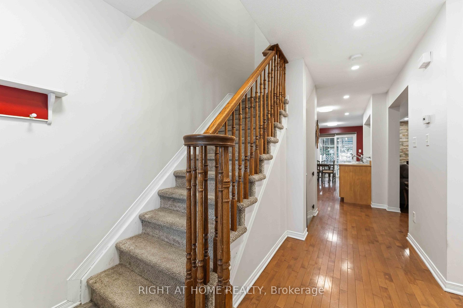 Photo 13 of 52 Fieldberry Private, Ottawa, Barrhaven - Stonebridge — HOMEH