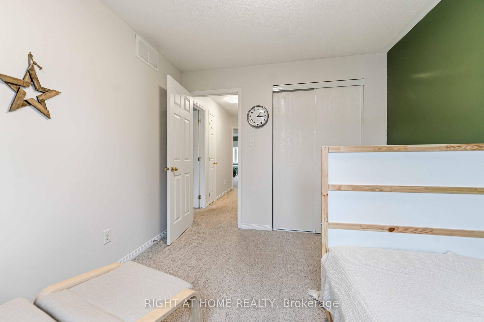 Photo 23 of 52 Fieldberry Private, Ottawa, Barrhaven - Stonebridge — HOMEH