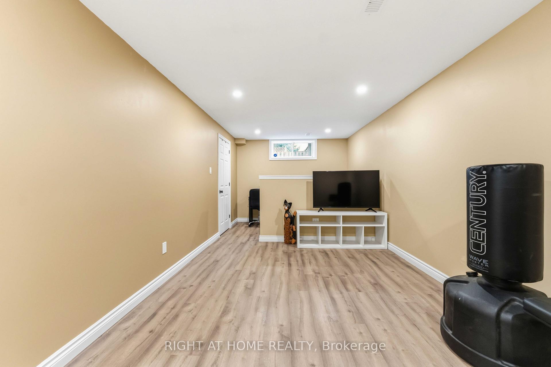 Photo 24 of 52 Fieldberry Private, Ottawa, Barrhaven - Stonebridge — HOMEH