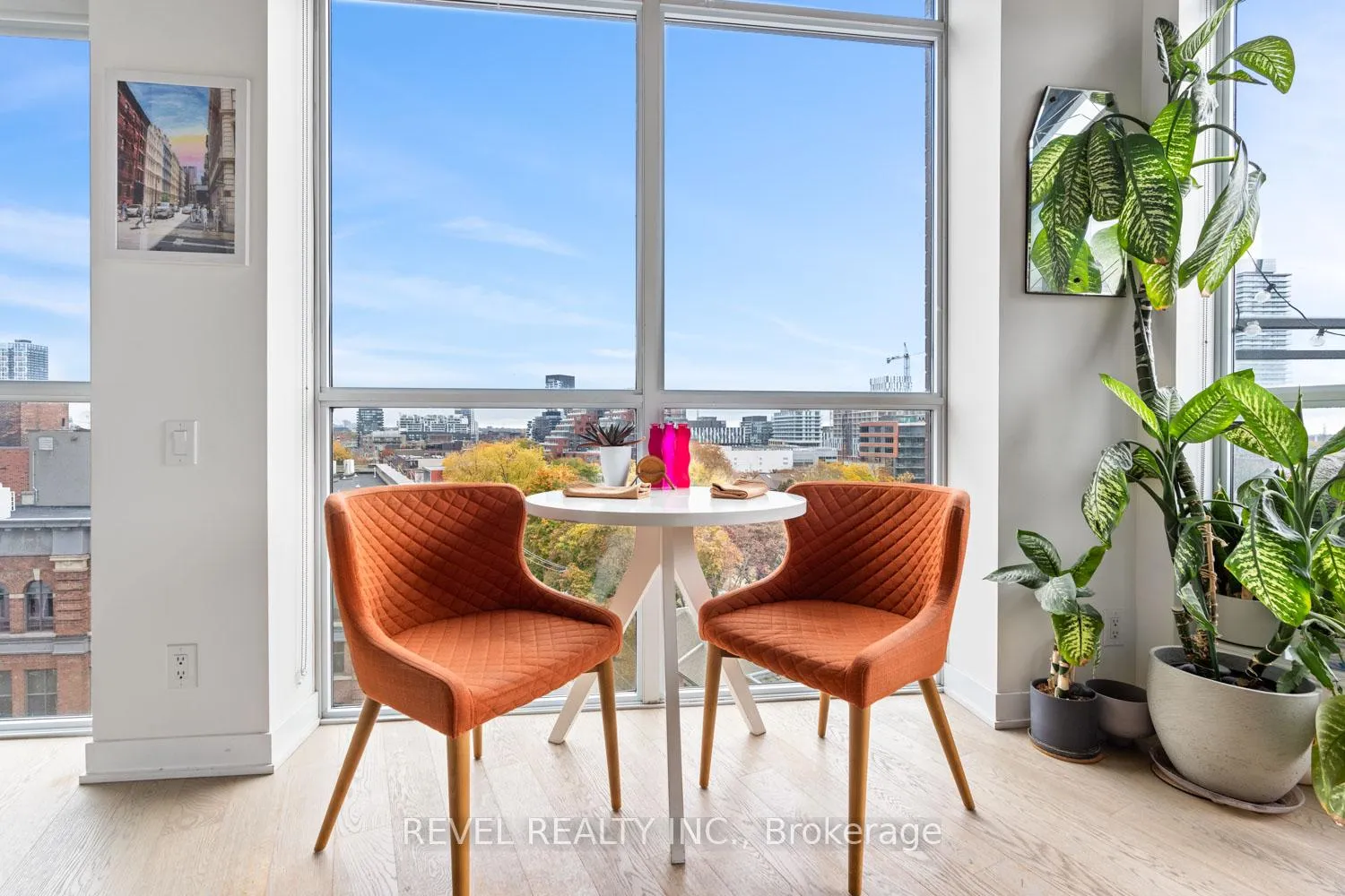 Photo 4 of Unit 806, 318 King Street E, Toronto, Moss Park — HOMEH