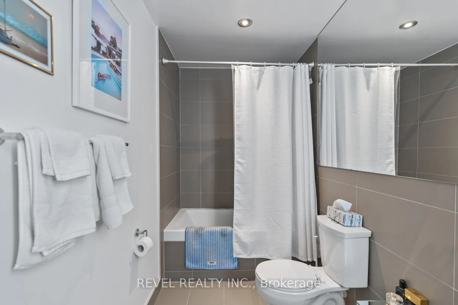 Photo 20 of Unit 806, 318 King Street E, Toronto, Moss Park — HOMEH